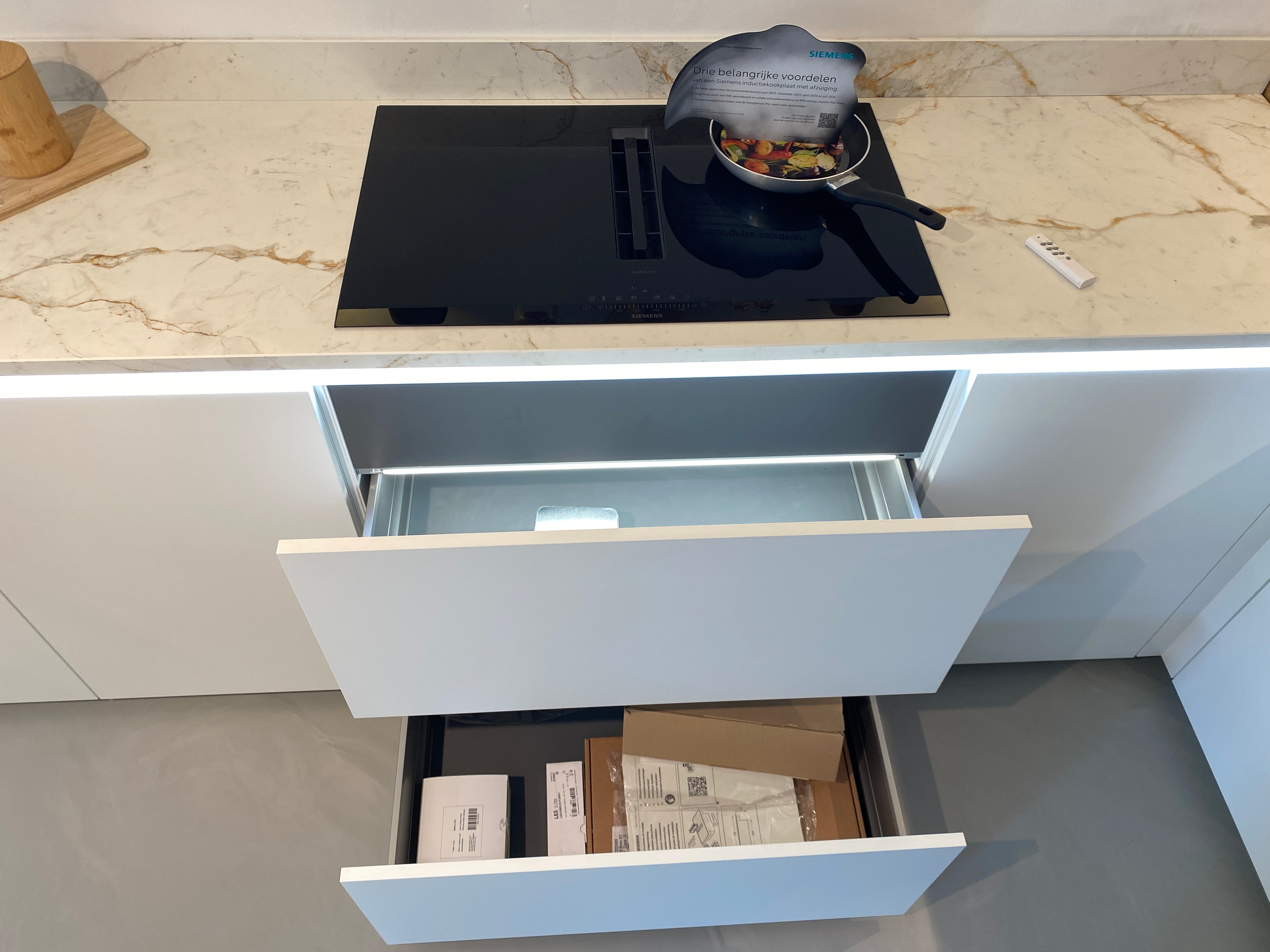 01492 - Witte schiereiland keuken
