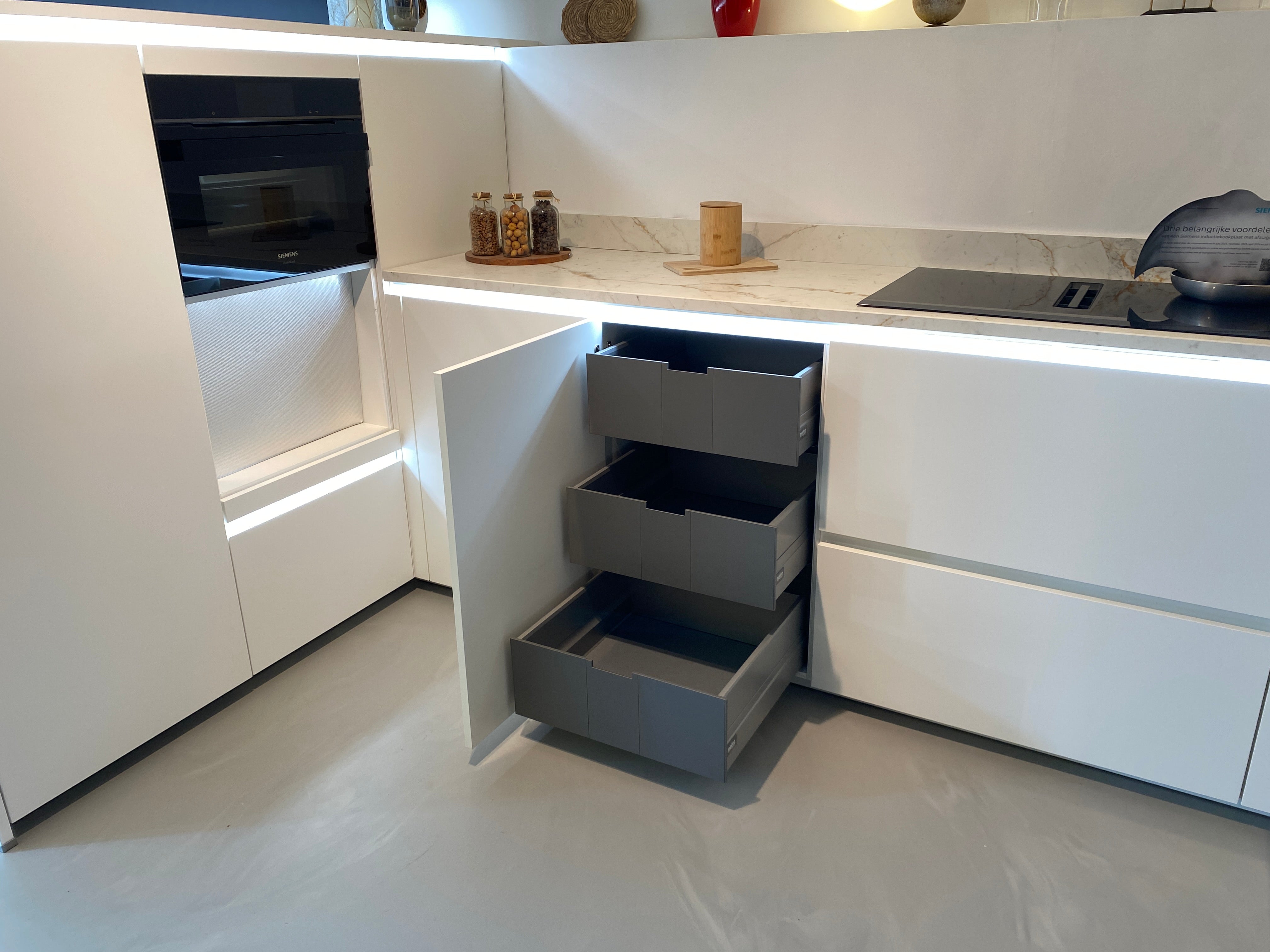 01492 - Witte schiereiland keuken