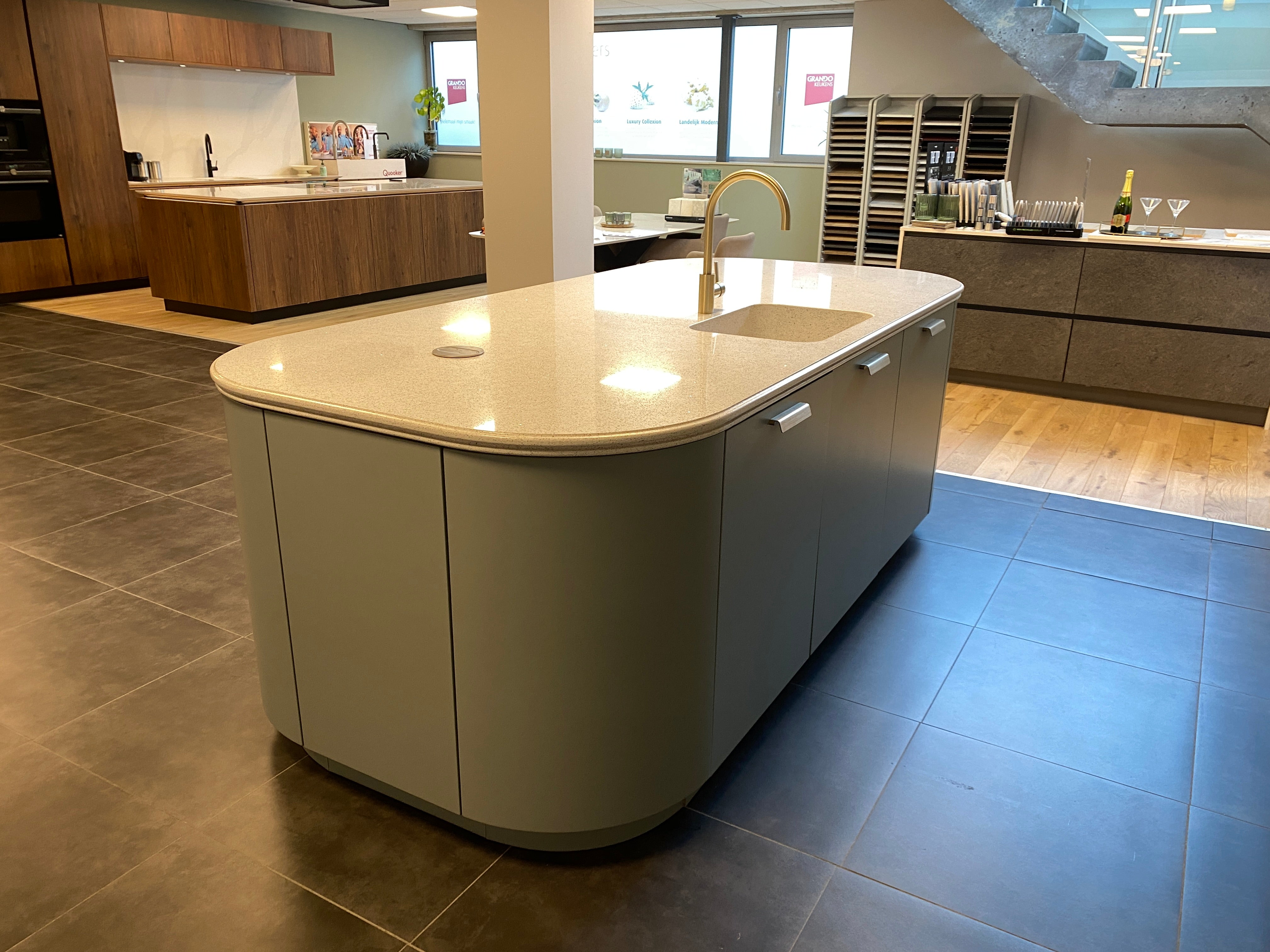 01829 - Modern/landelijk eilandkeuken