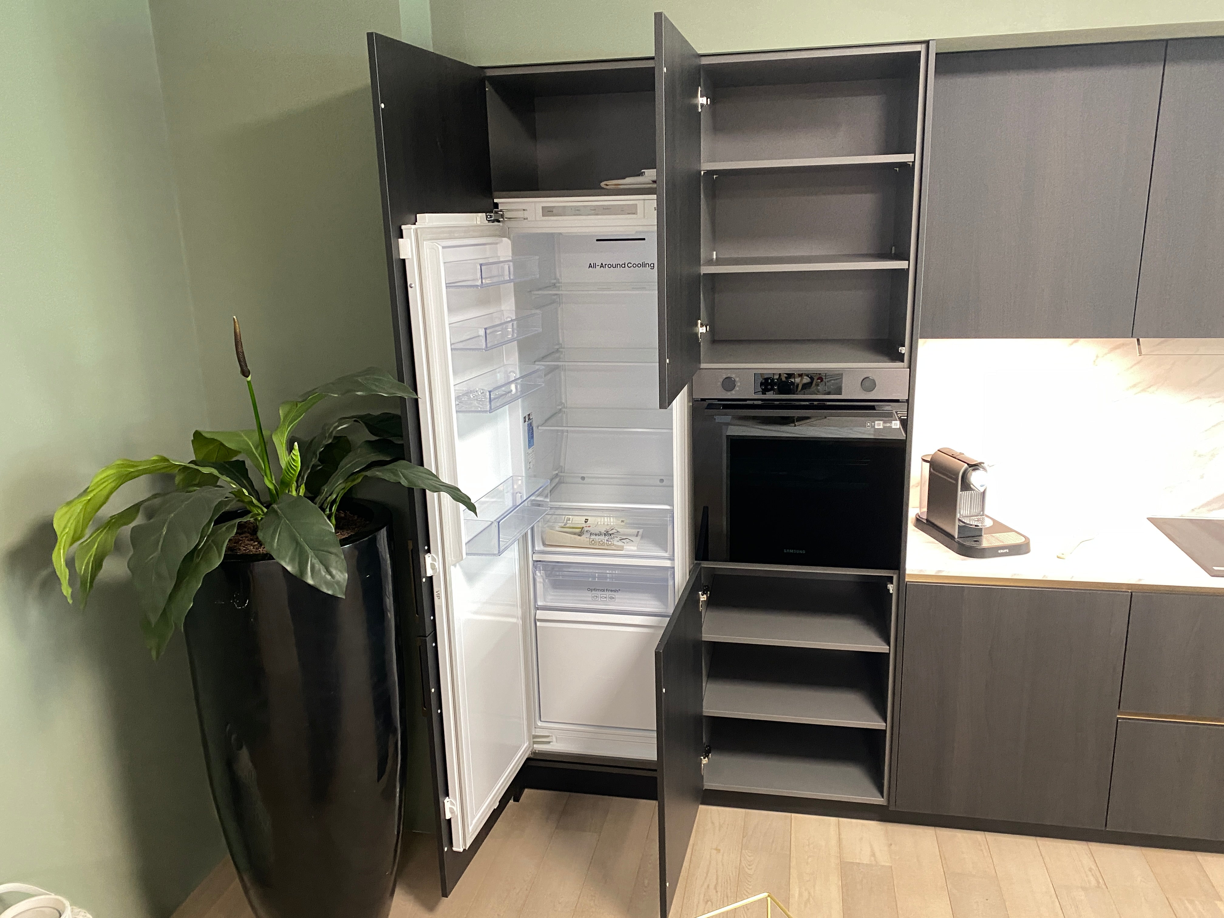01736 - Eilandkeuken met tafel