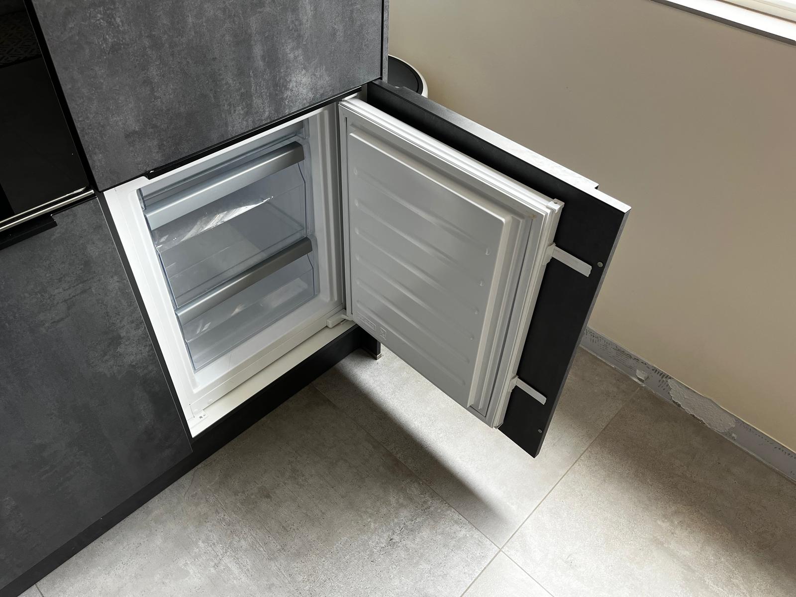 Grijze tweedehands eilandkeuken