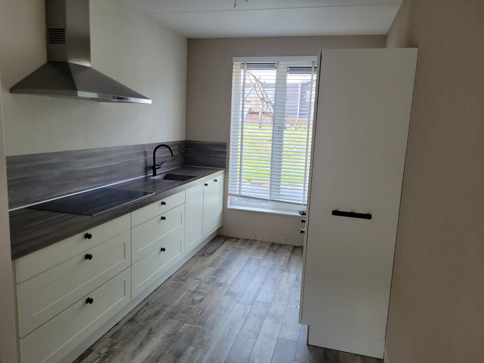 01266 - Landelijk witte keuken