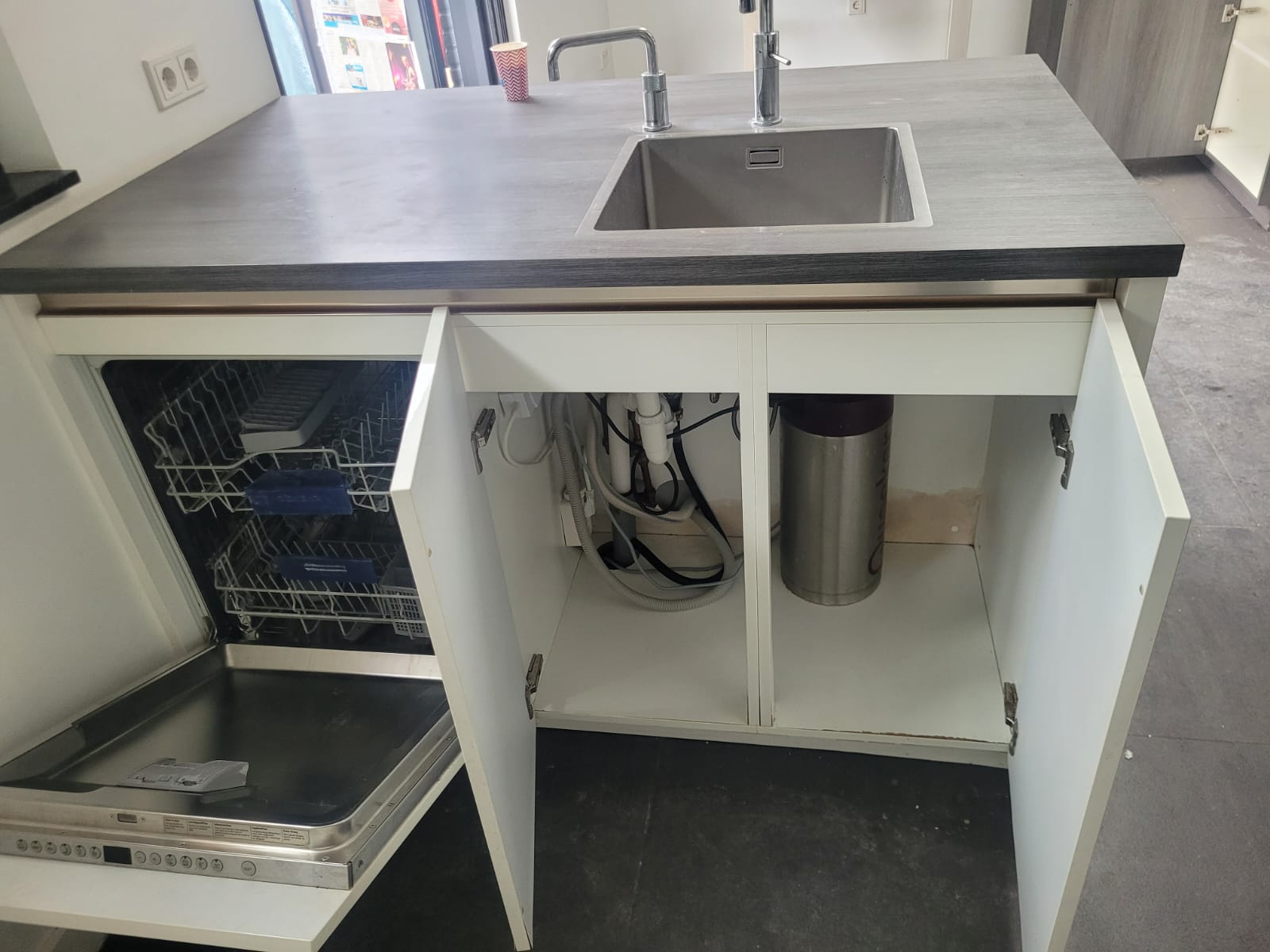 01486 - Moderne schiereiland keuken