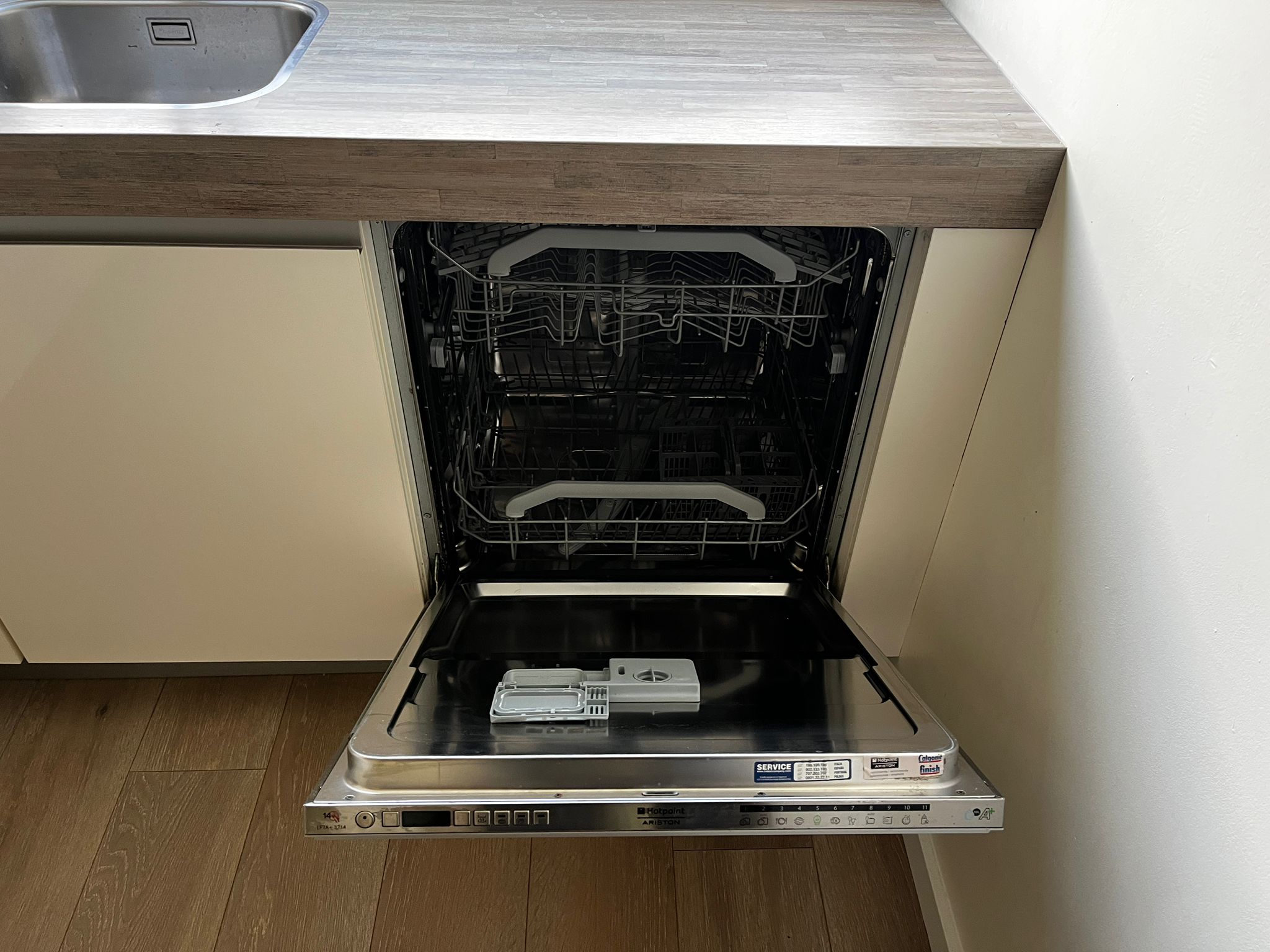 01943 - Moderne hoekkeuken