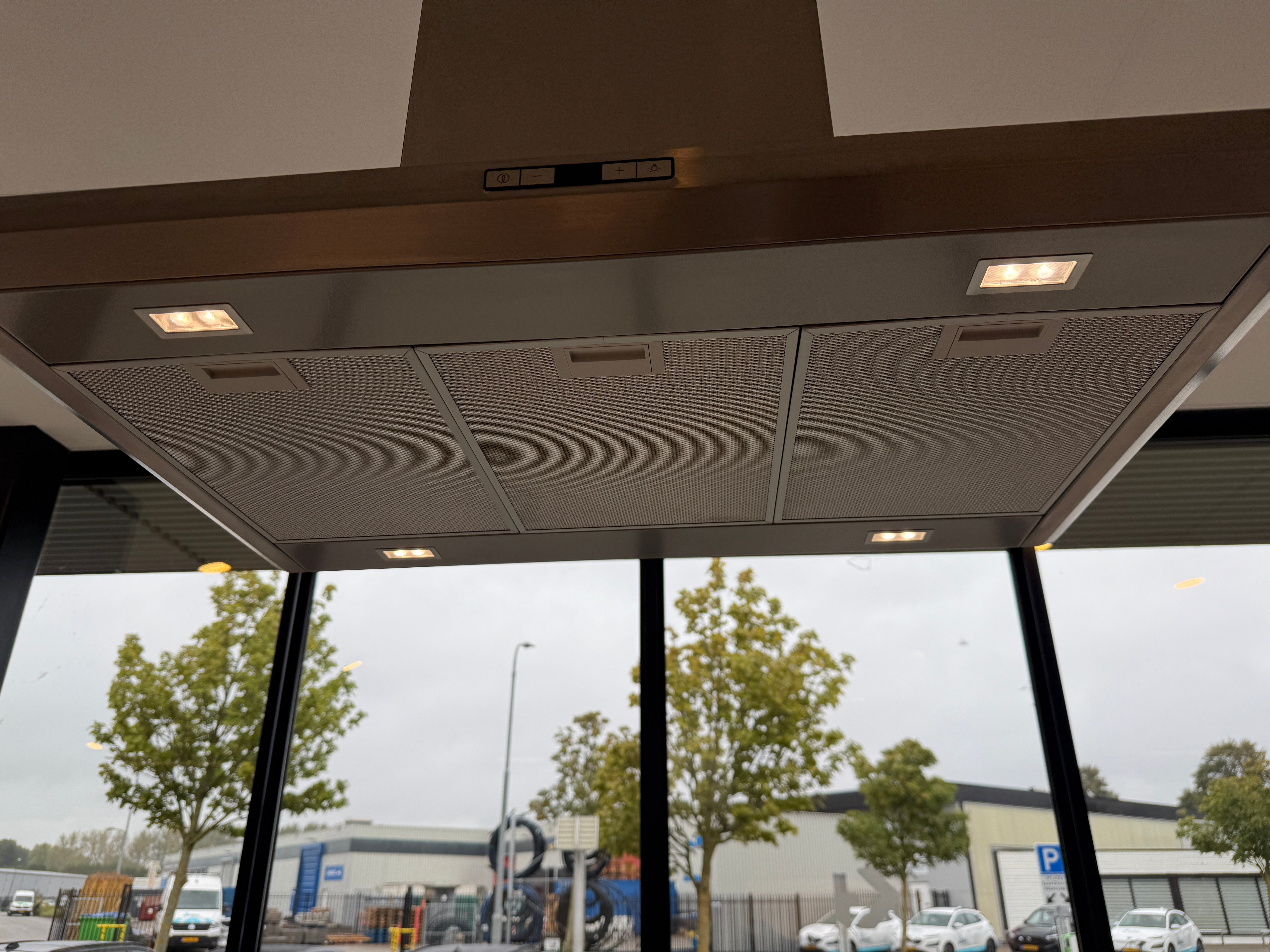 02356 - Grijs betonlook eilandkeuken