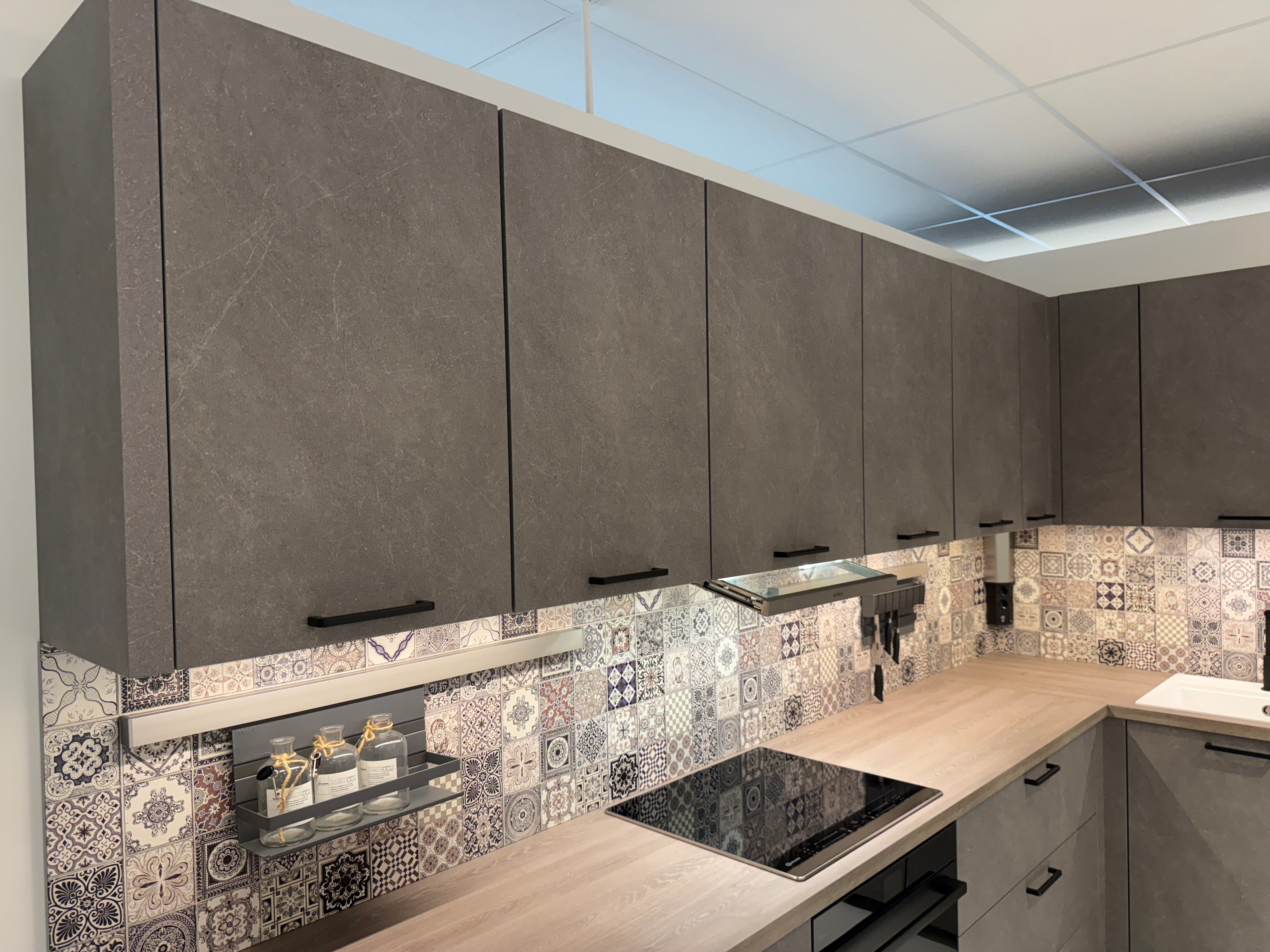 02374 - Grijze Nobilia keuken