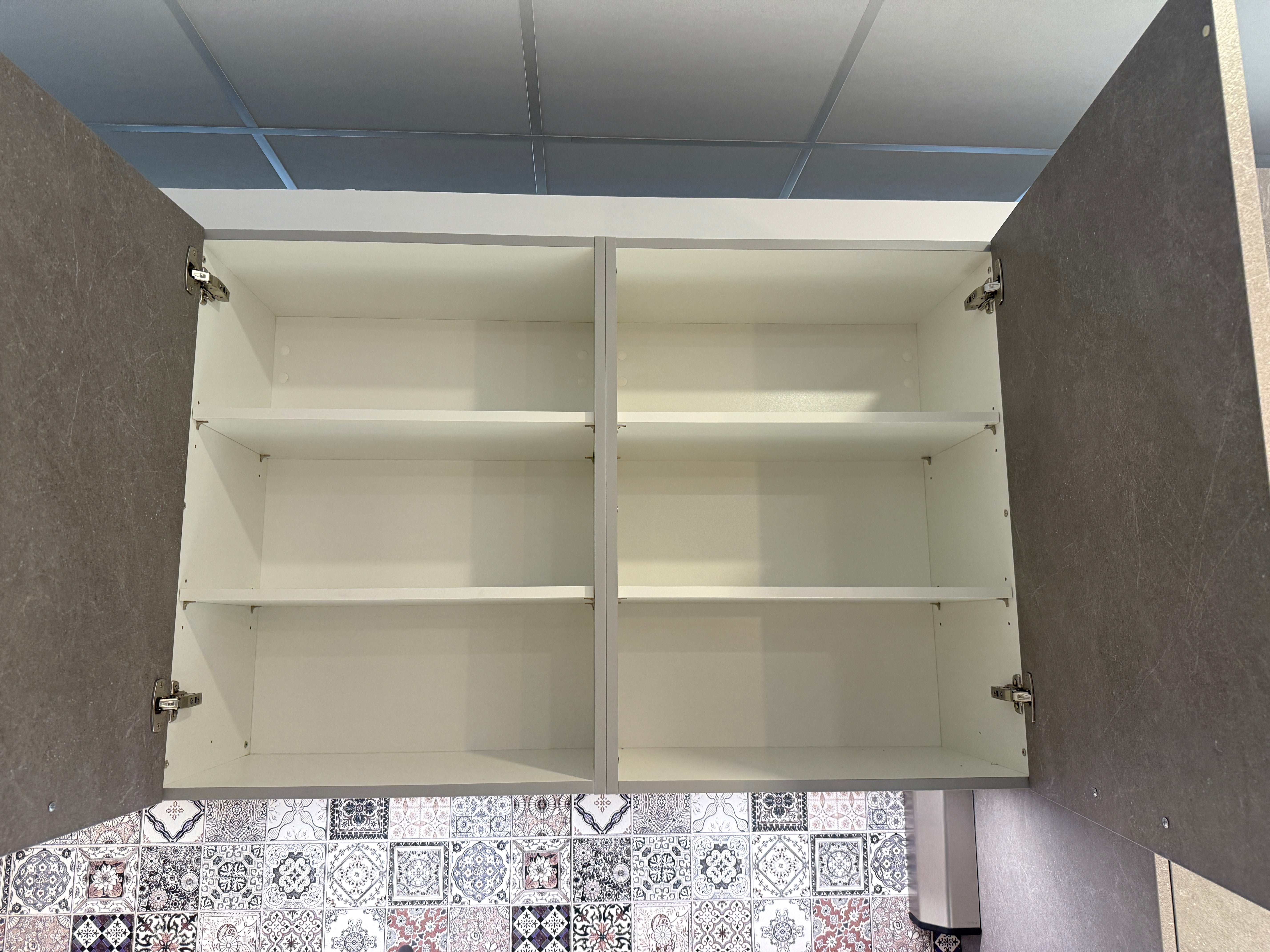 02374 - Grijze Nobilia keuken