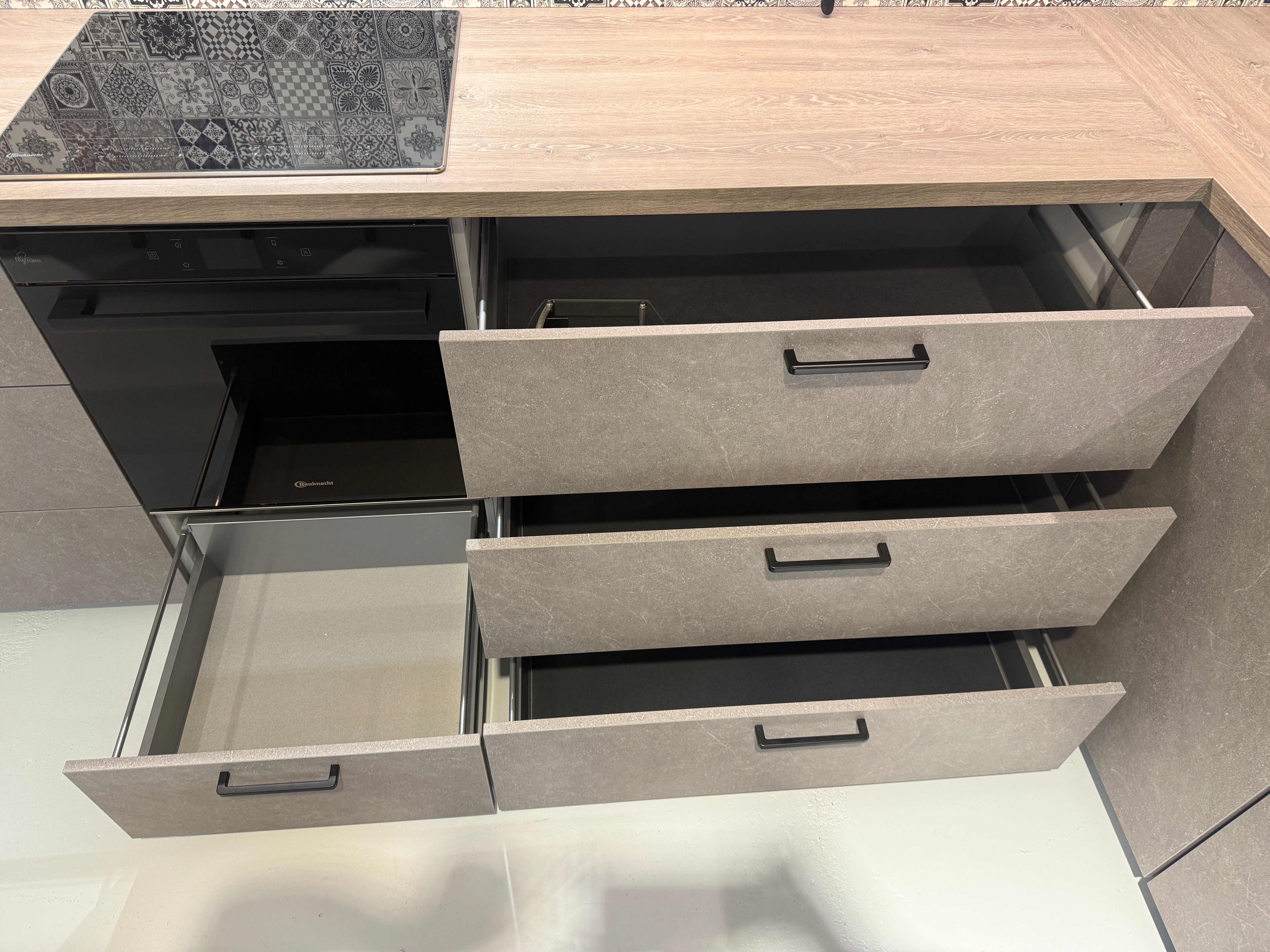 02374 - Grijze Nobilia keuken