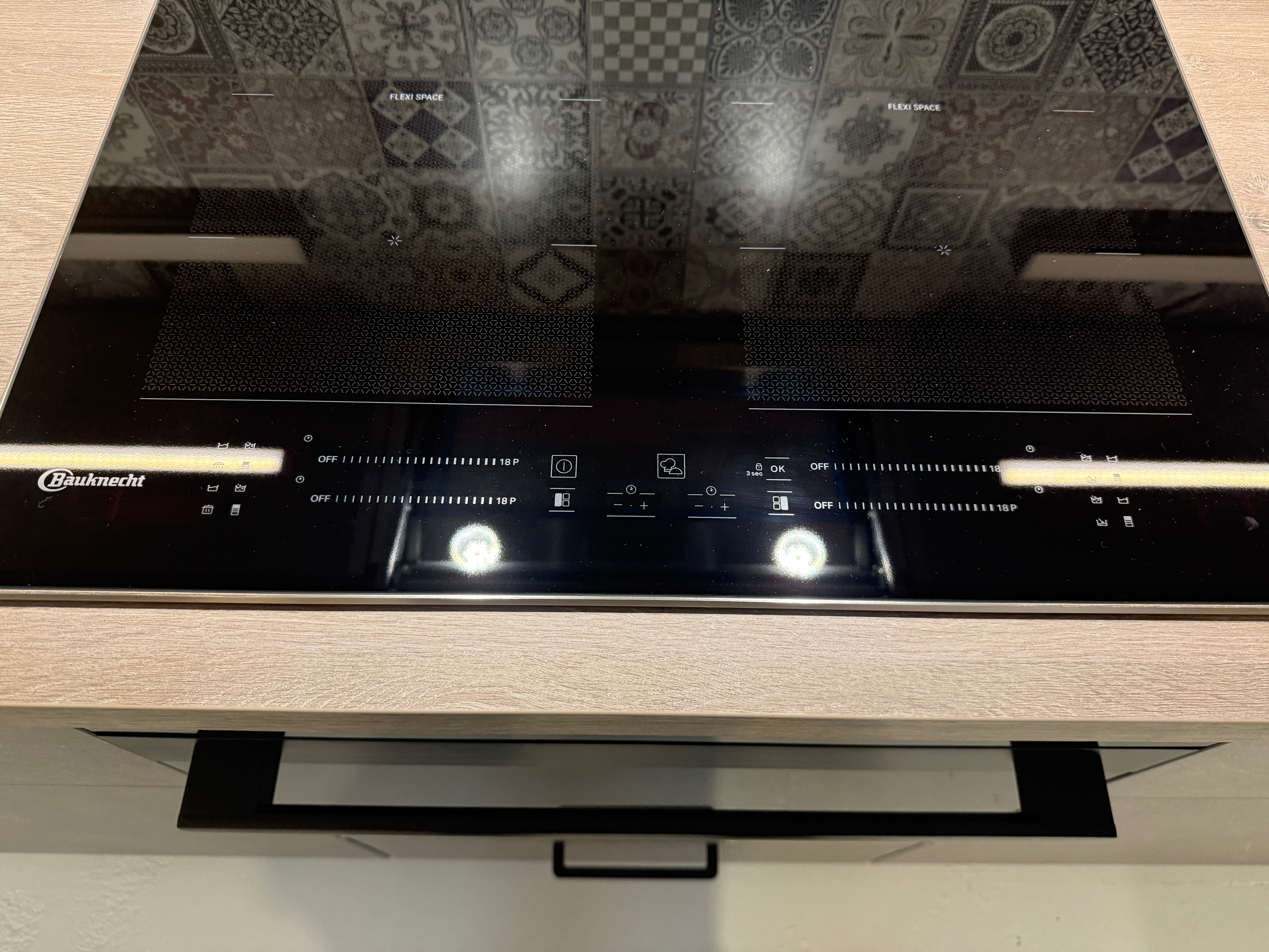 02374 - Grijze Nobilia keuken