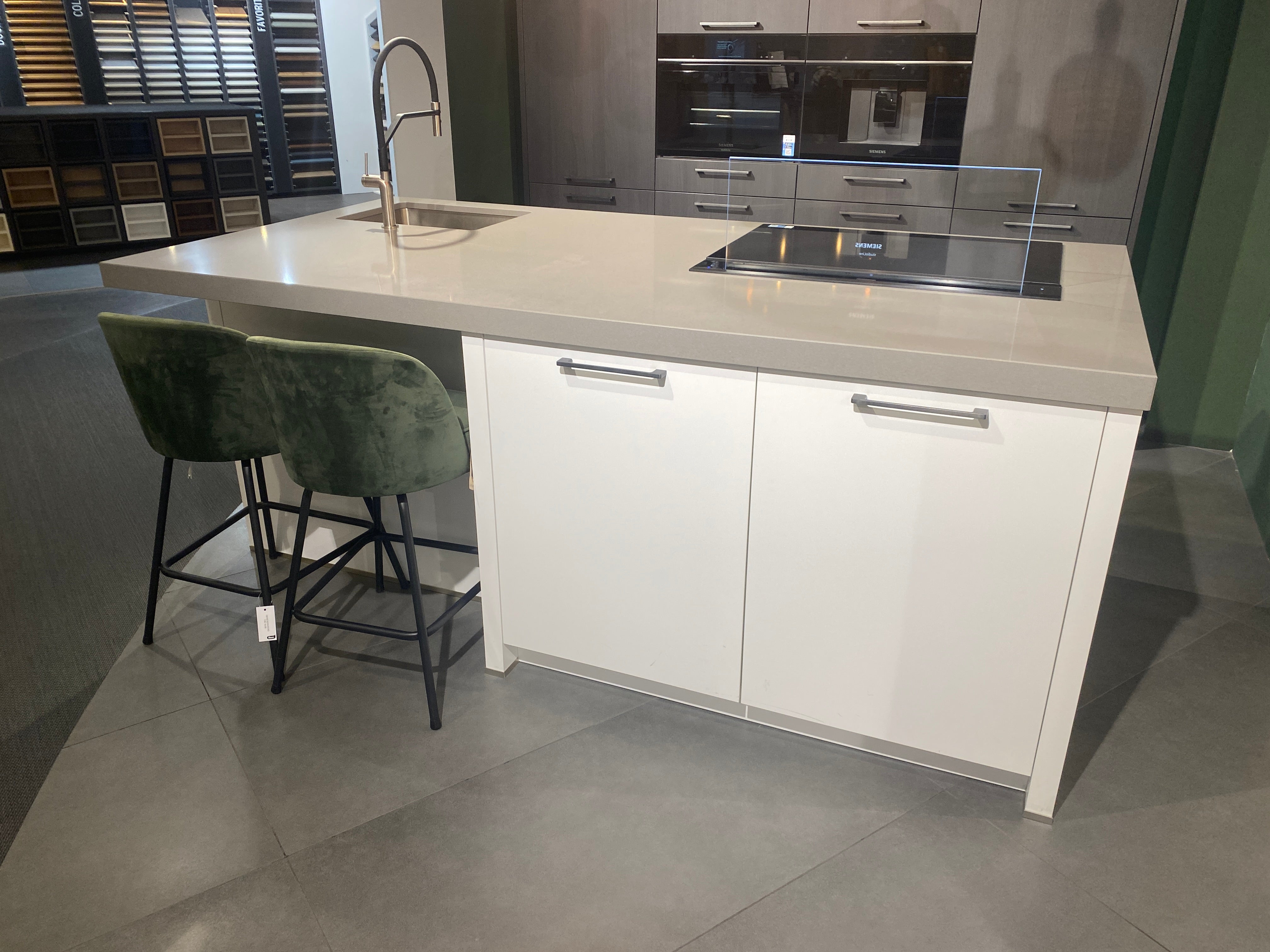 02516 - Häcker systemat eilandkeuken