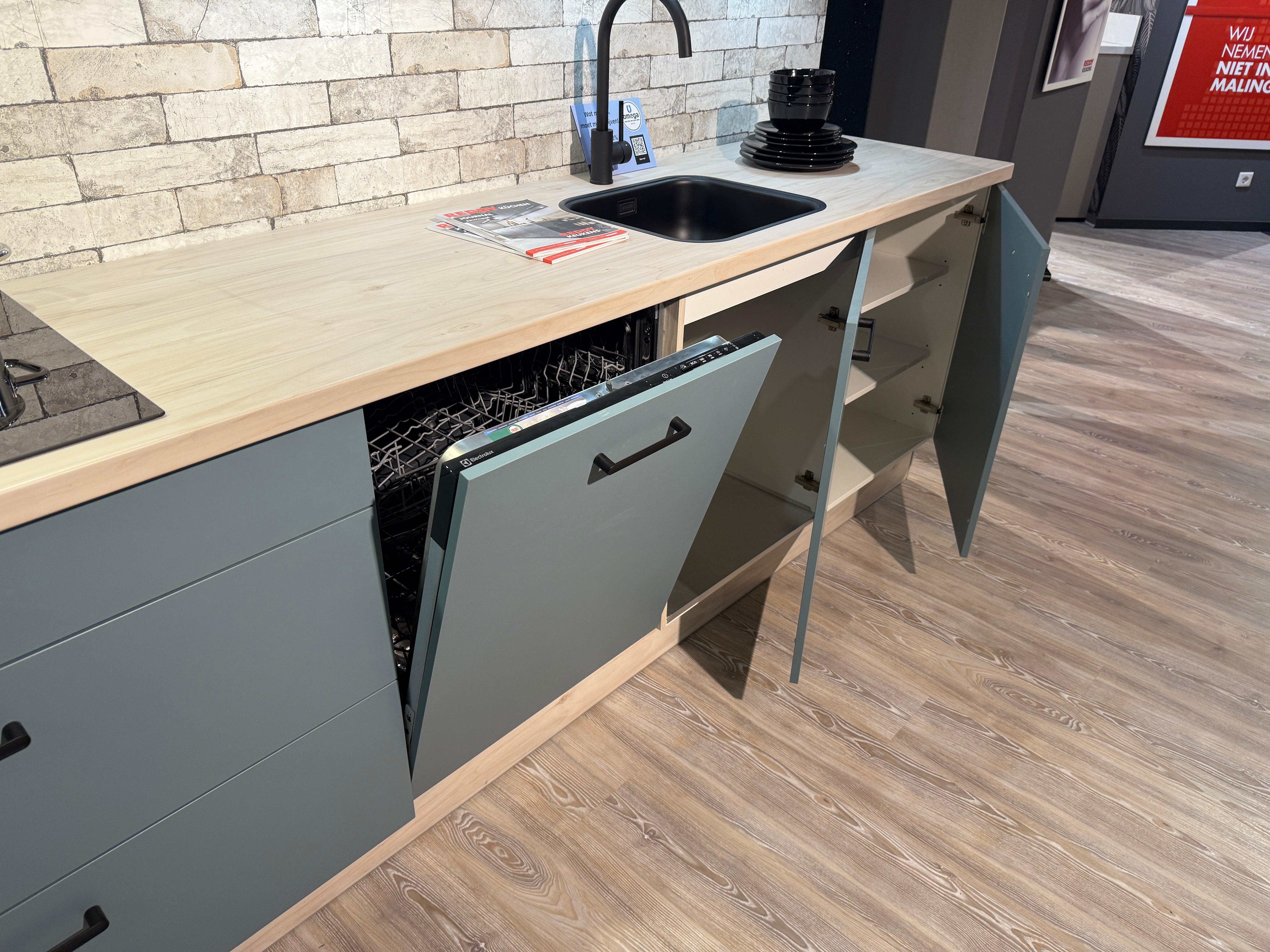 02592 - Impuls recht grijze keuken