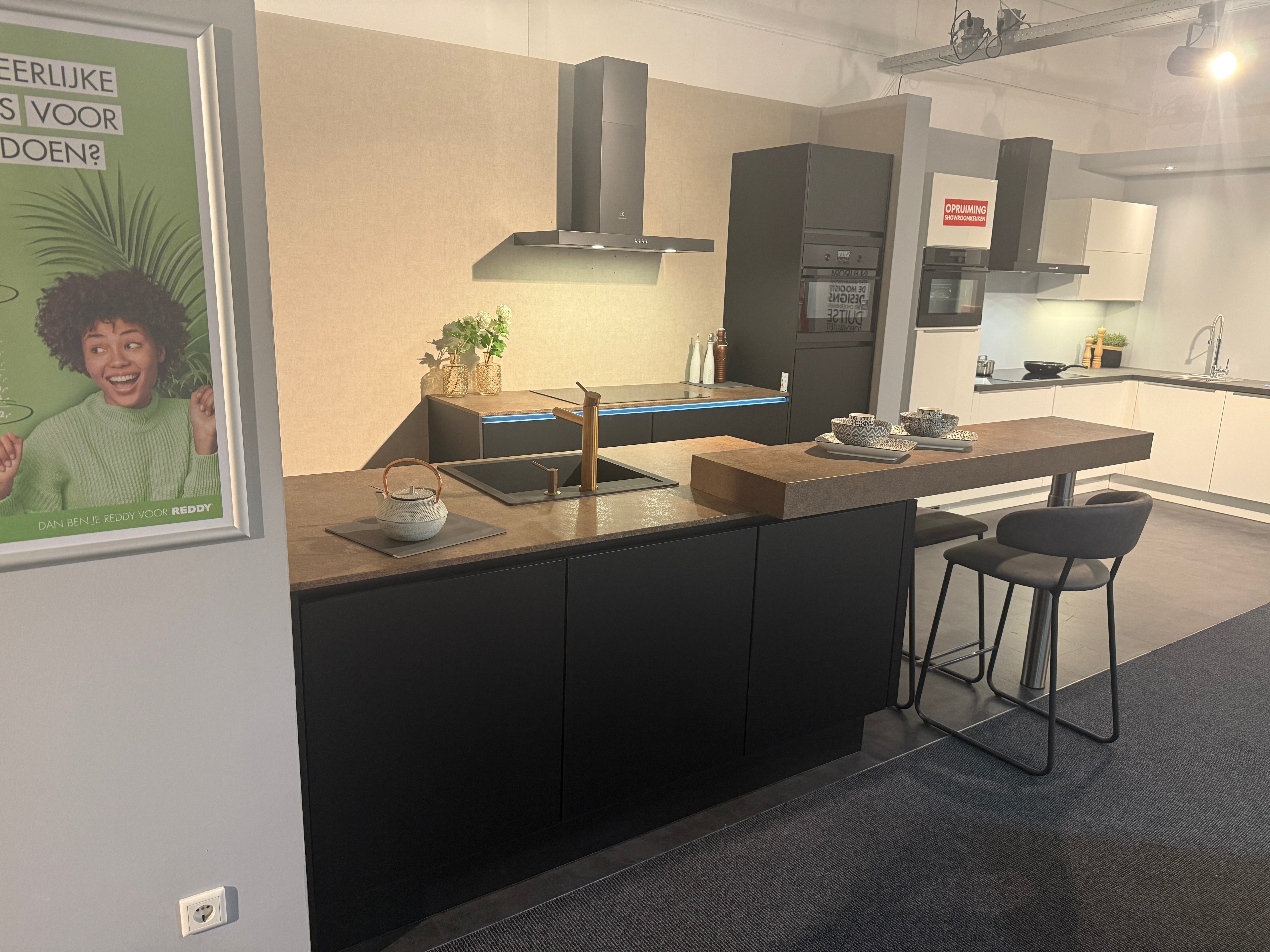 02658 - Nobilia moderne eilandkeuken