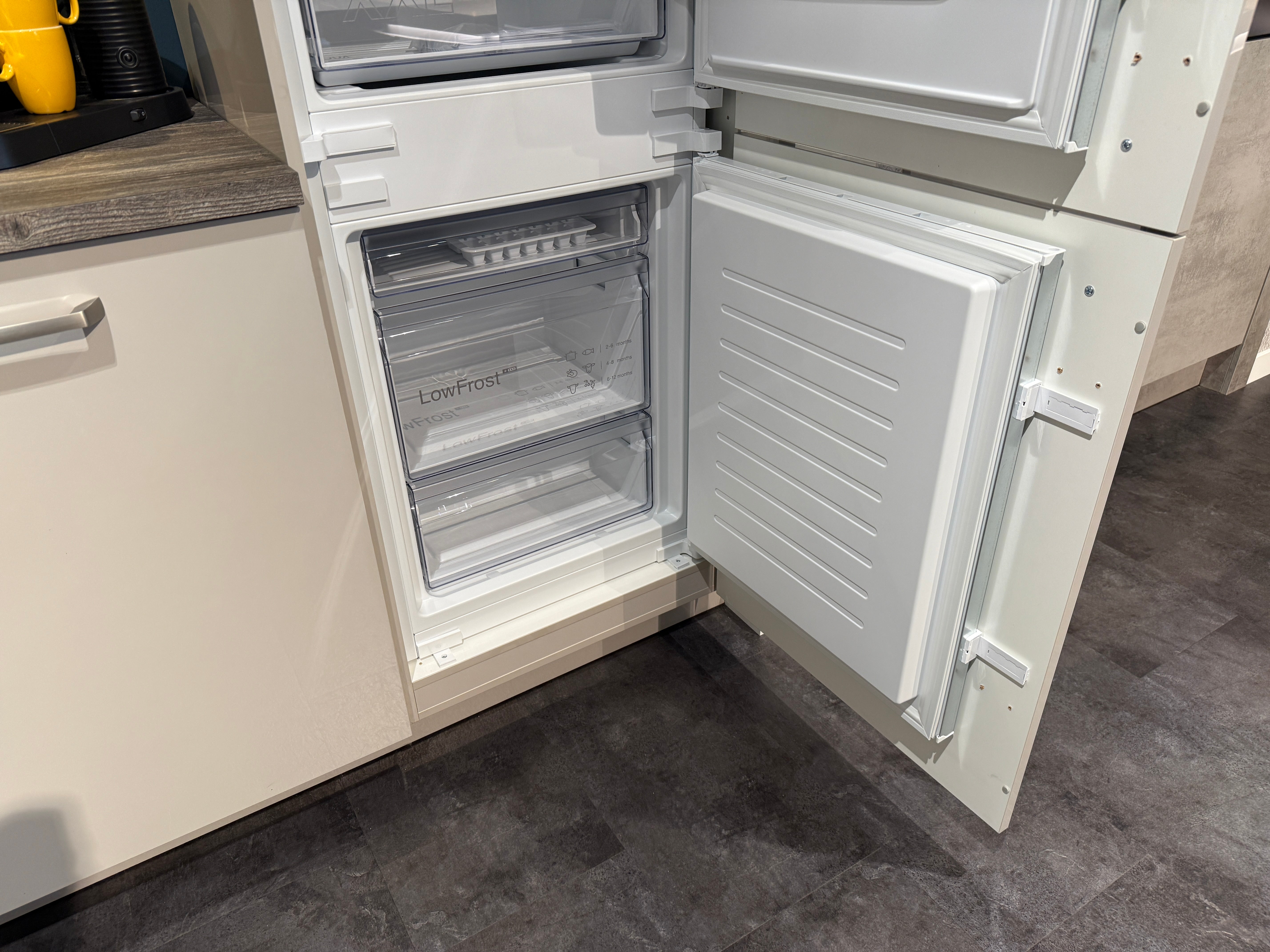 02556 - Hoogglans witte hoekkeuken