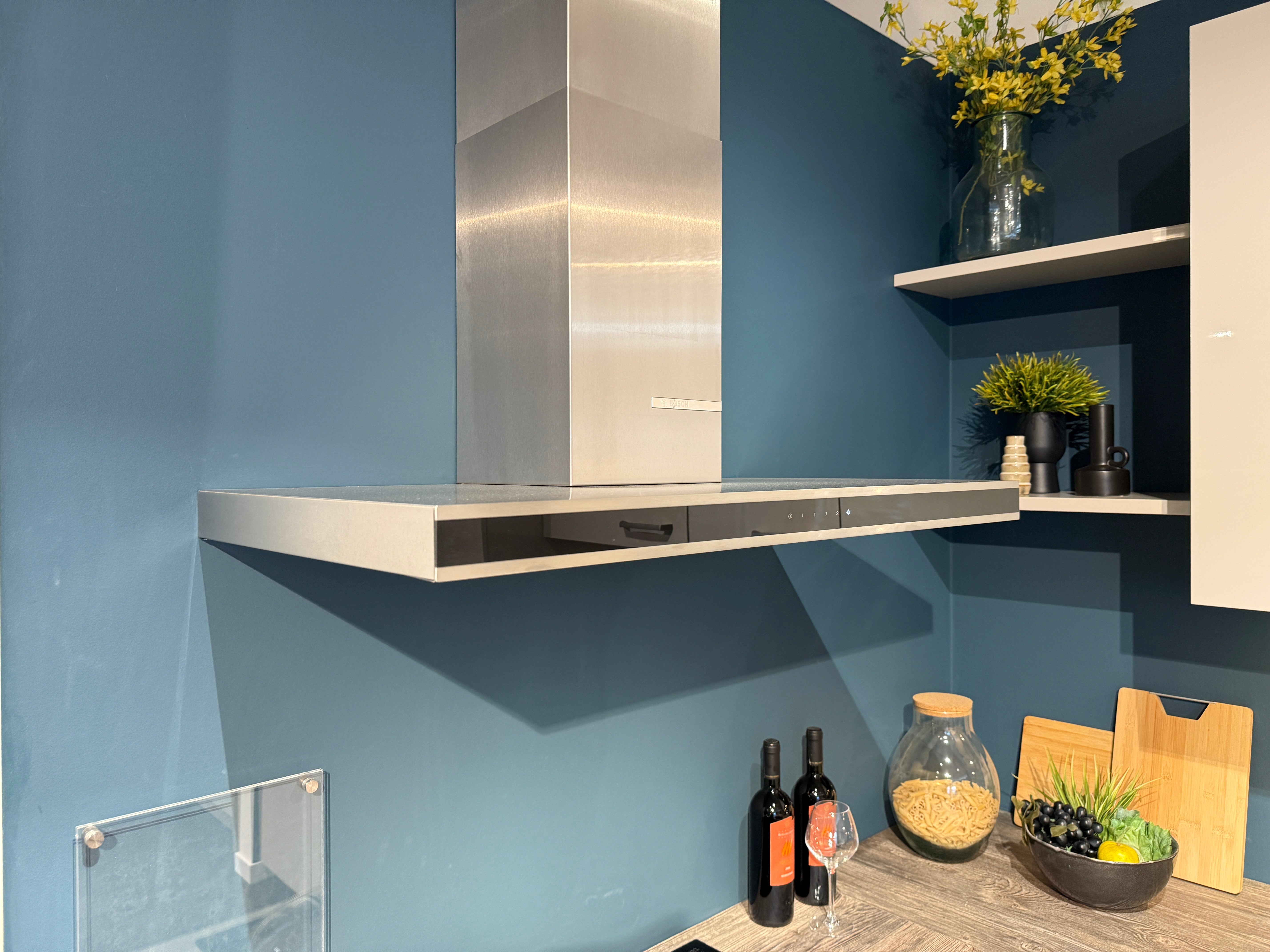 02556 - Hoogglans witte hoekkeuken