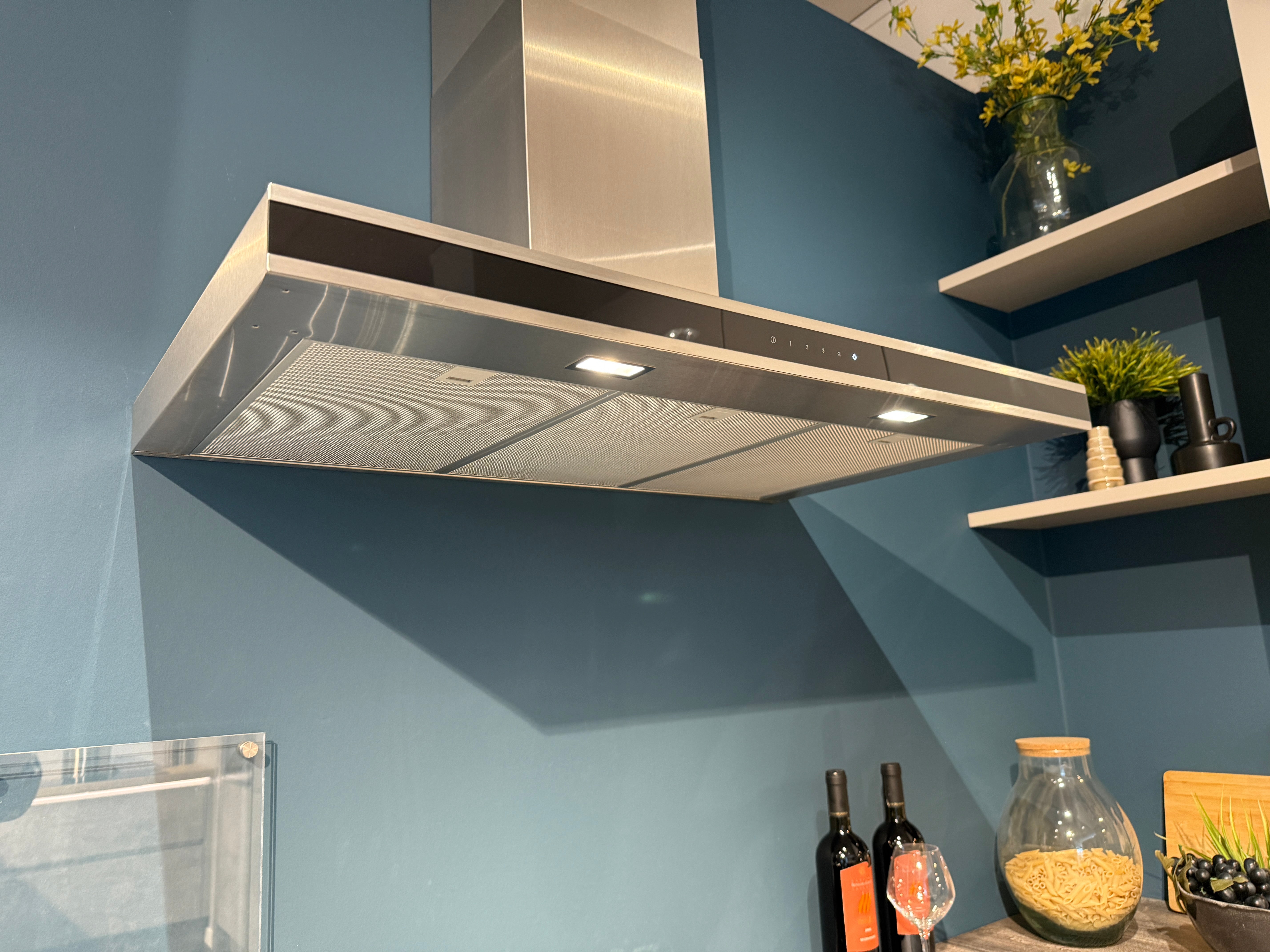 02556 - Hoogglans witte hoekkeuken