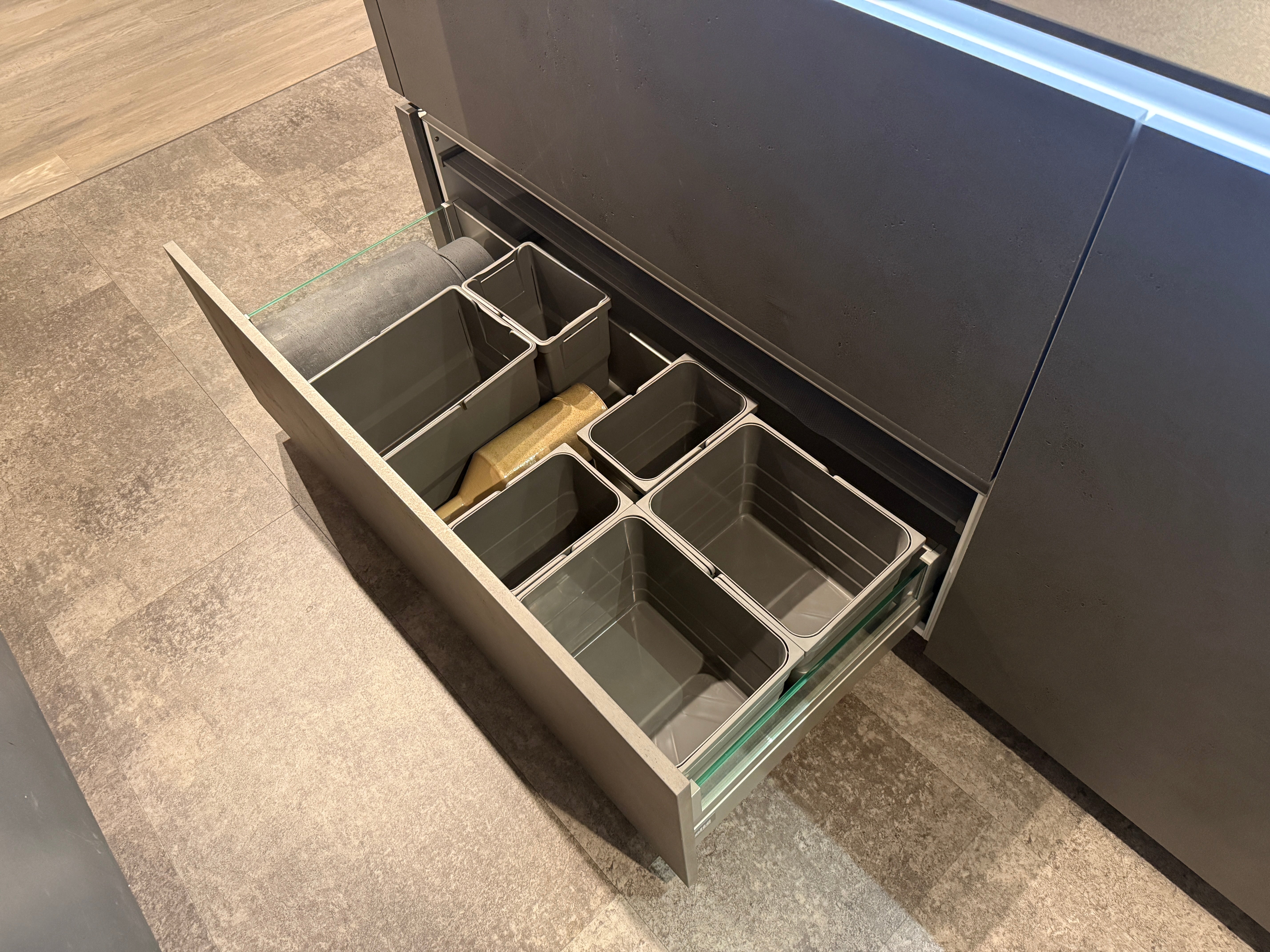 02578 - Moderne betonlook eilandkeuken