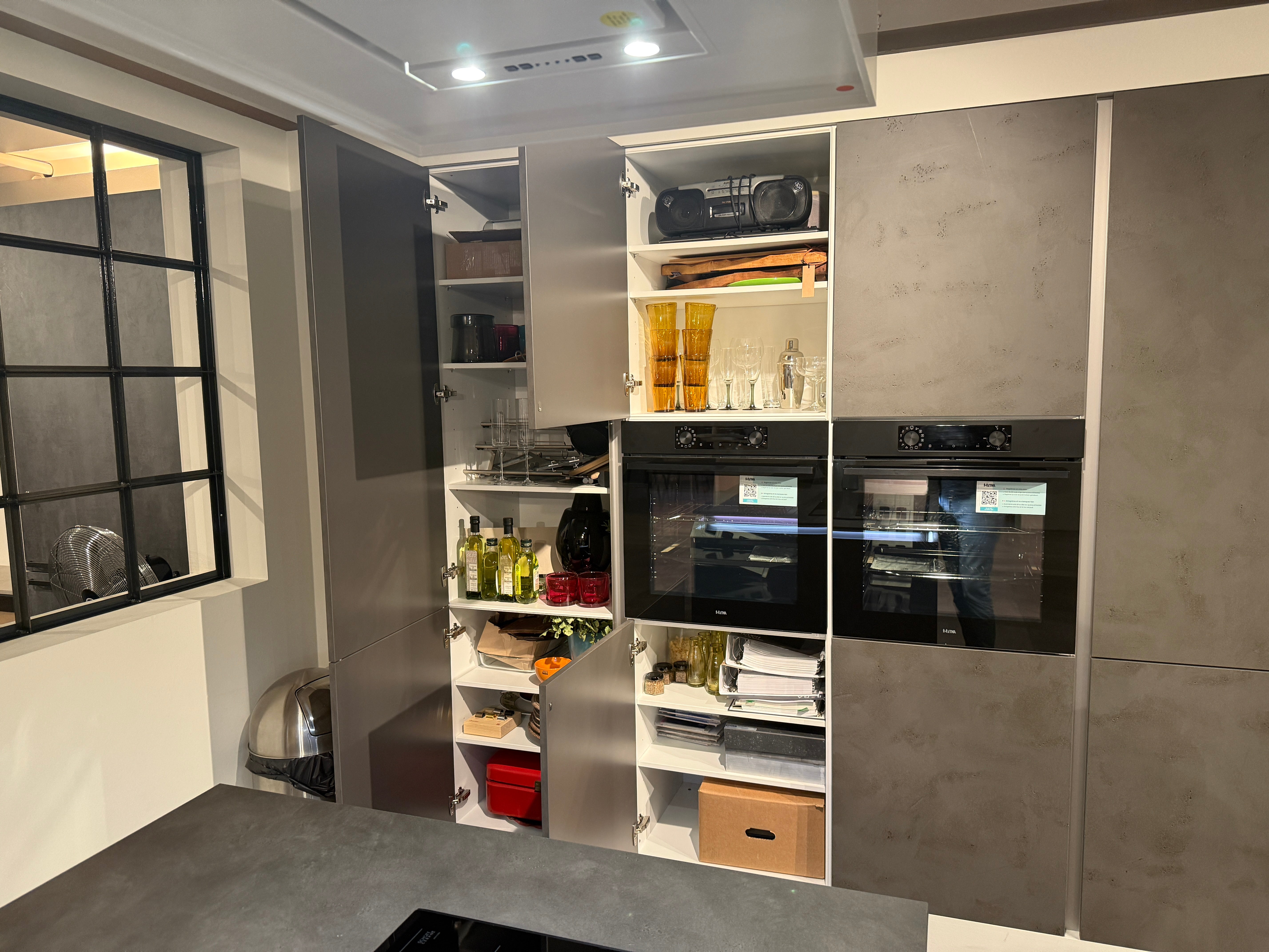 02578 - Moderne betonlook eilandkeuken