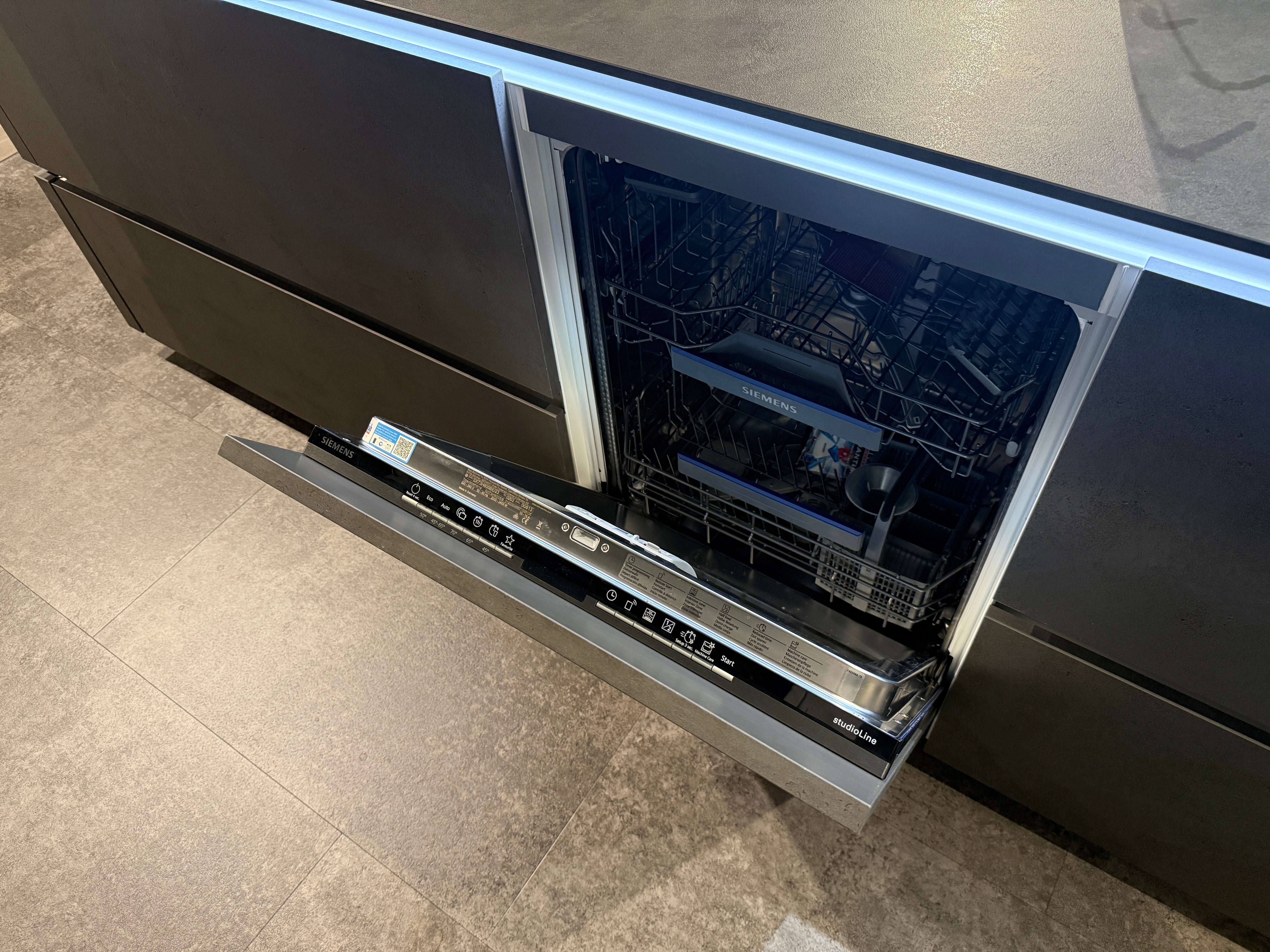 02578 - Moderne betonlook eilandkeuken