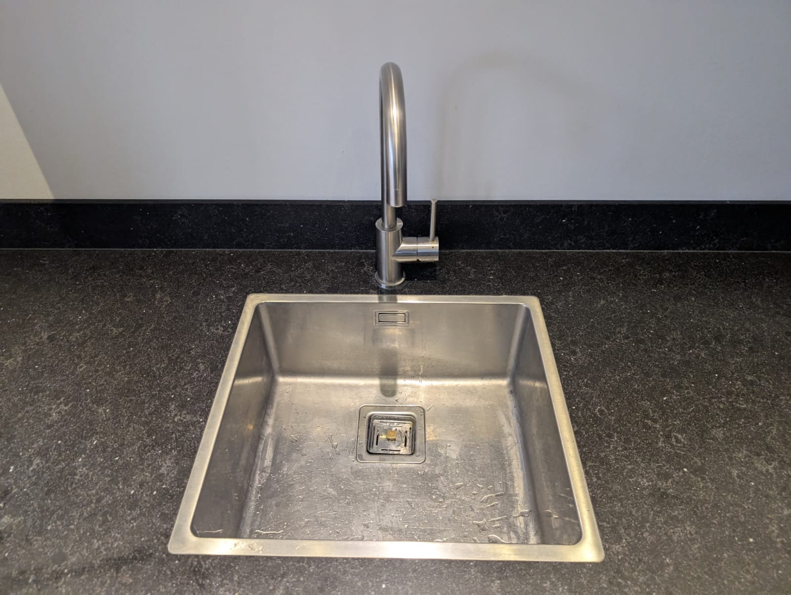 02294 - Witte Siematic hoekkeuken