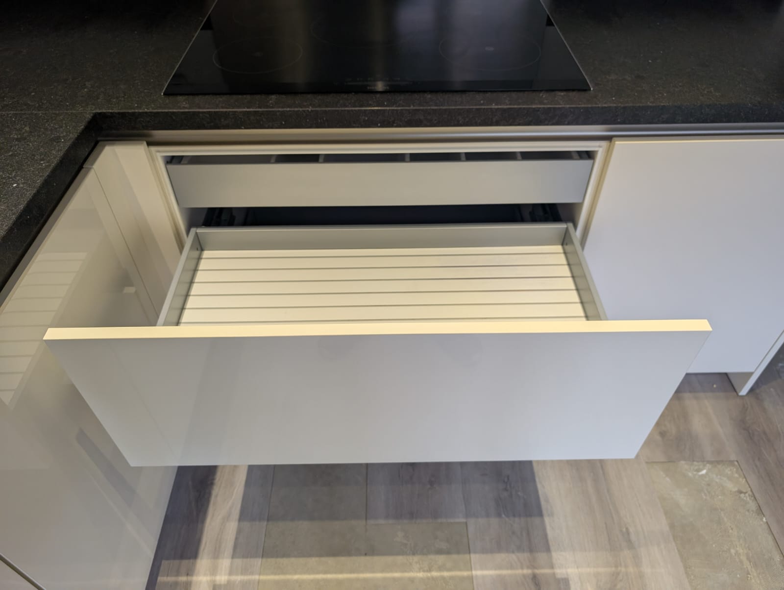 02294 - Witte Siematic hoekkeuken