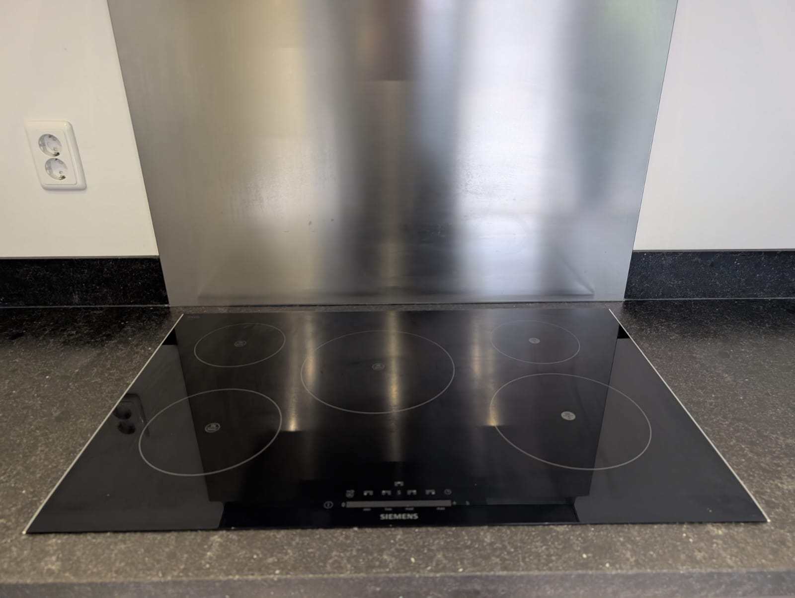02294 - Witte Siematic hoekkeuken