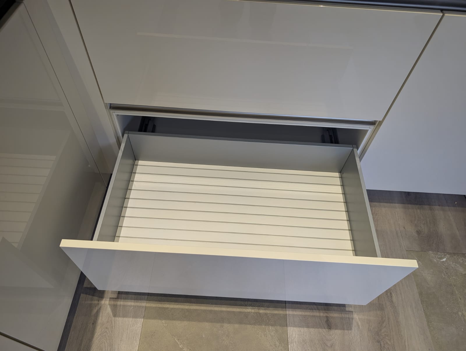 02294 - Witte Siematic hoekkeuken