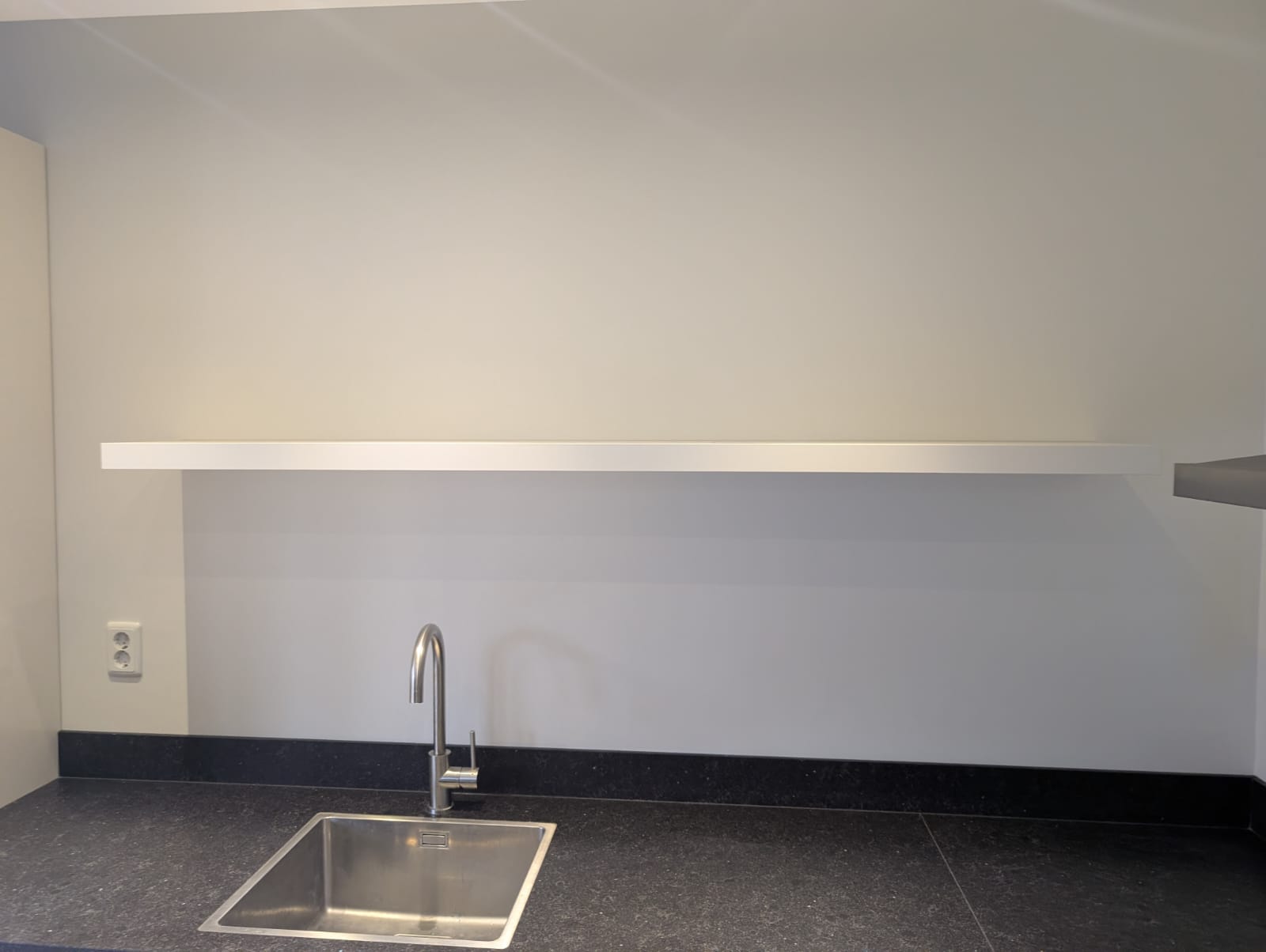 02294 - Witte Siematic hoekkeuken