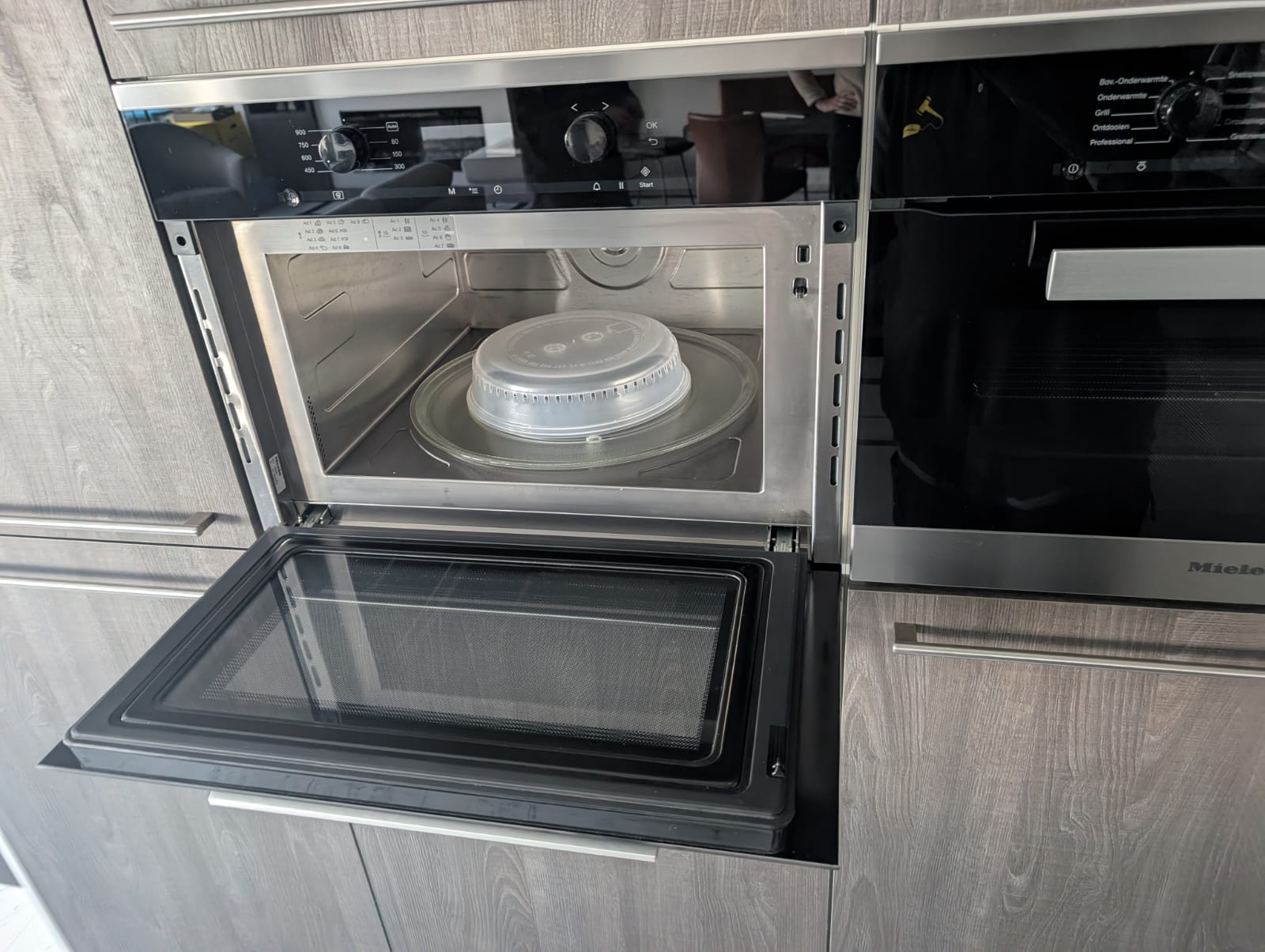 02098 - Moderne eilandkeuken