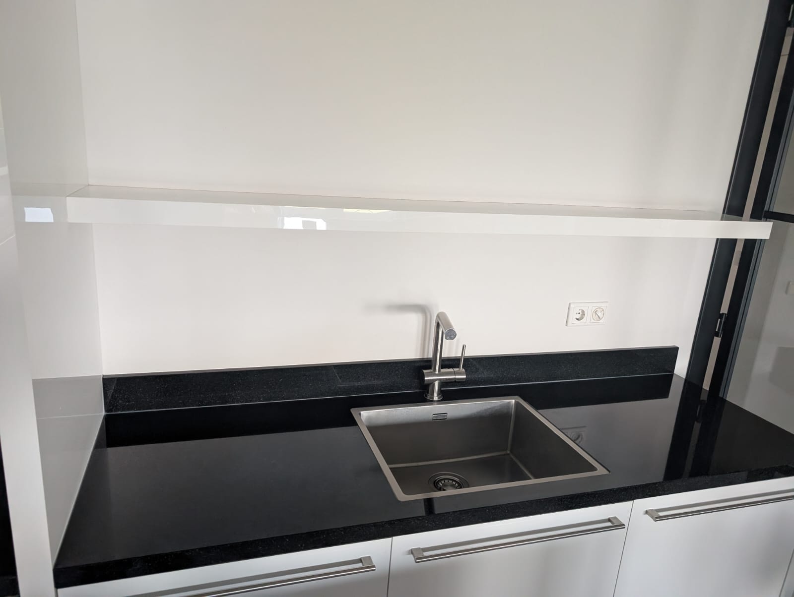 02098 - Moderne eilandkeuken