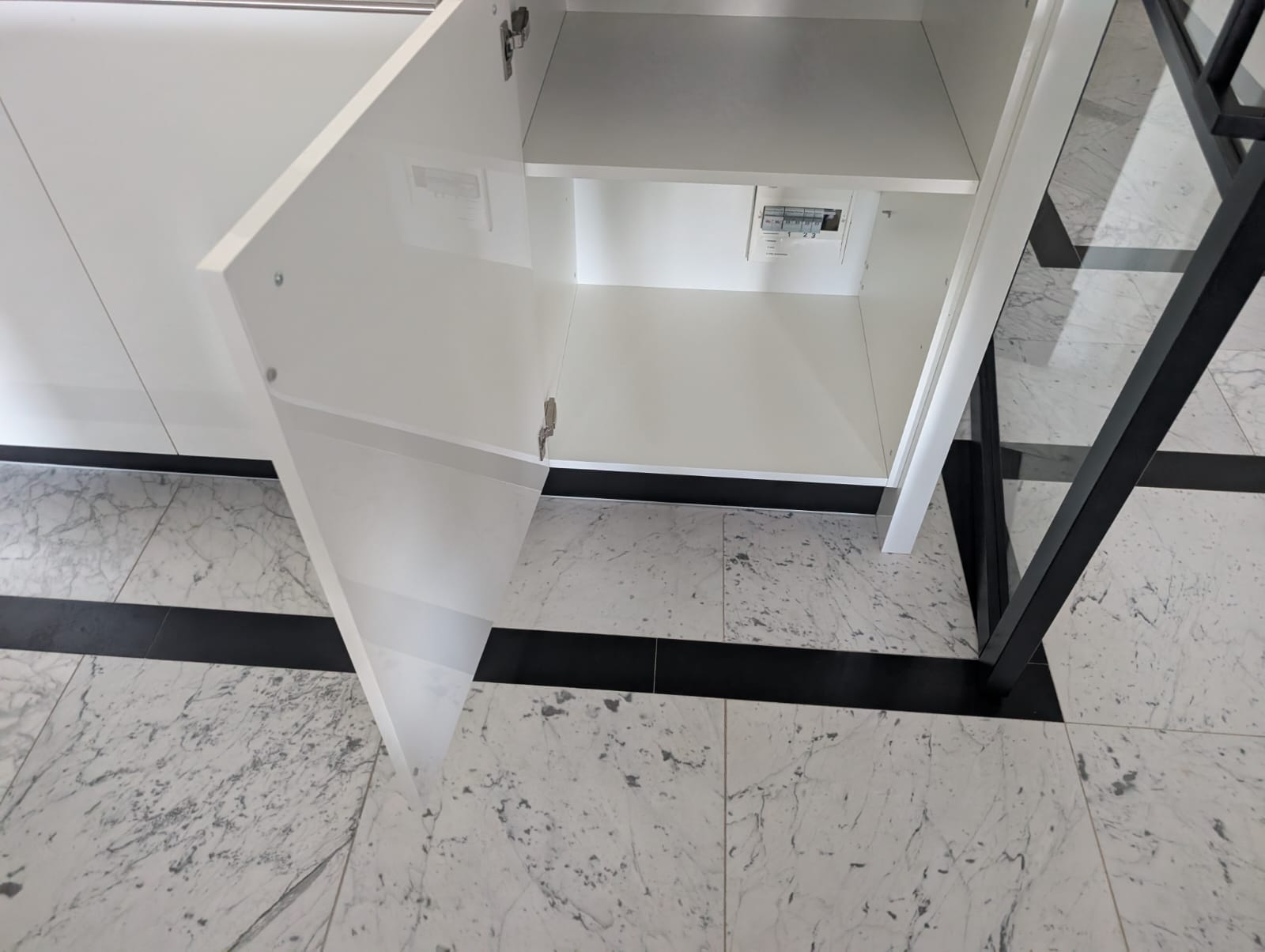 02098 - Moderne eilandkeuken