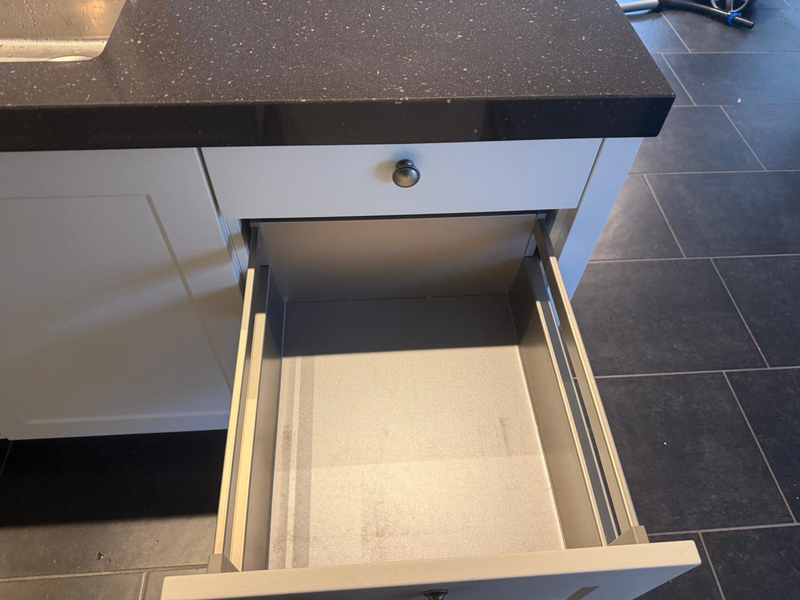 01915 - Witte landelijke eilandkeuken