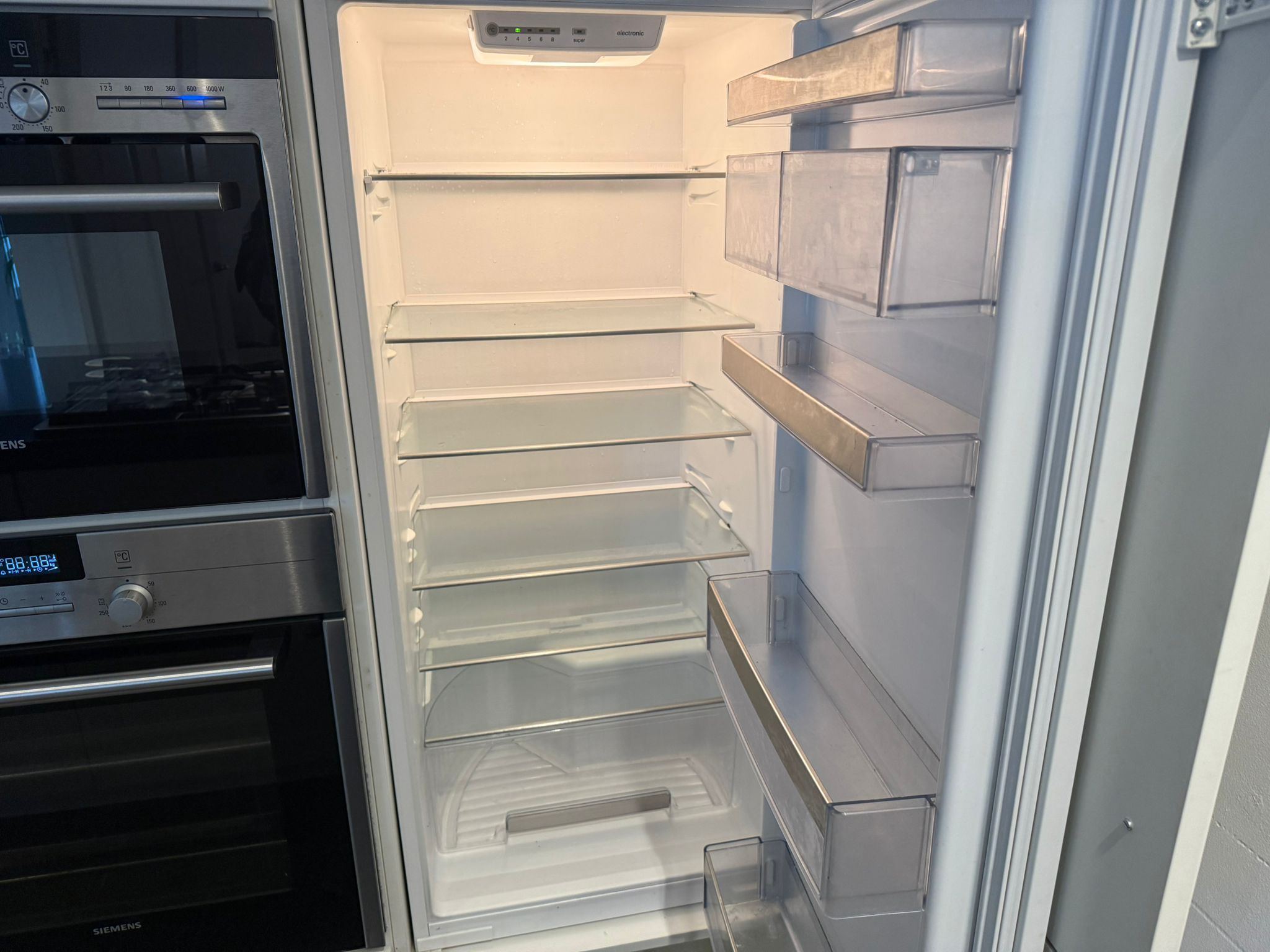 01915 - Witte landelijke eilandkeuken