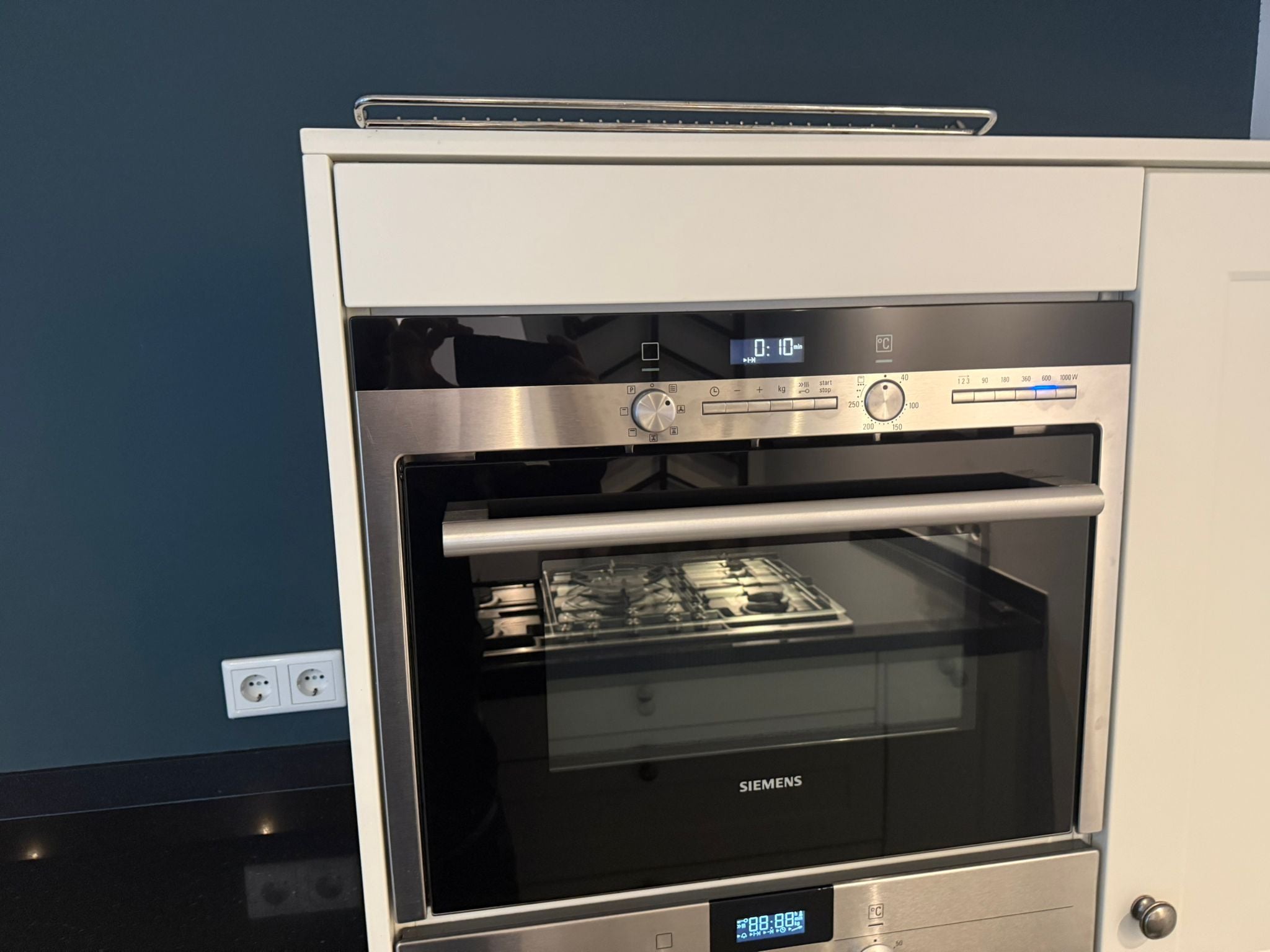 01915 - Witte landelijke eilandkeuken
