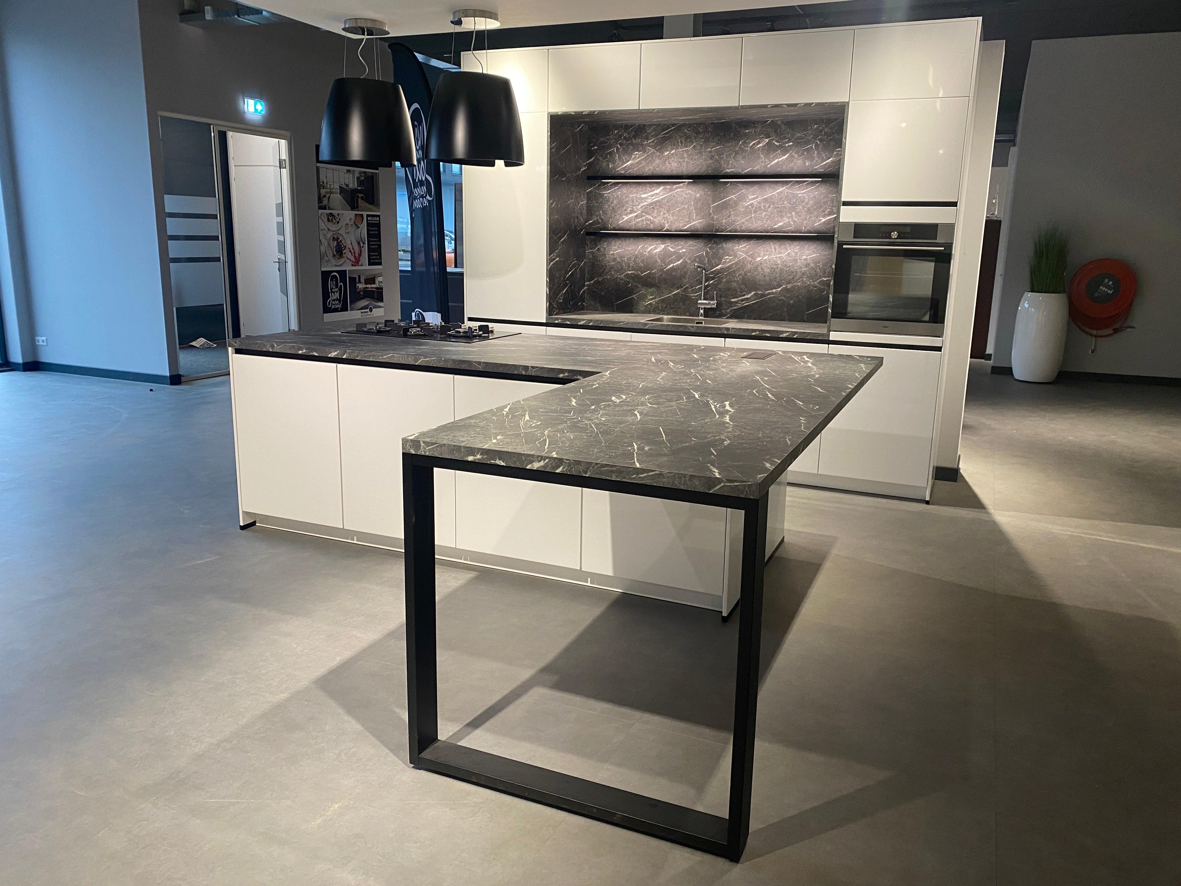 02642 - Moderne hoogglans lak alpine witte keuken