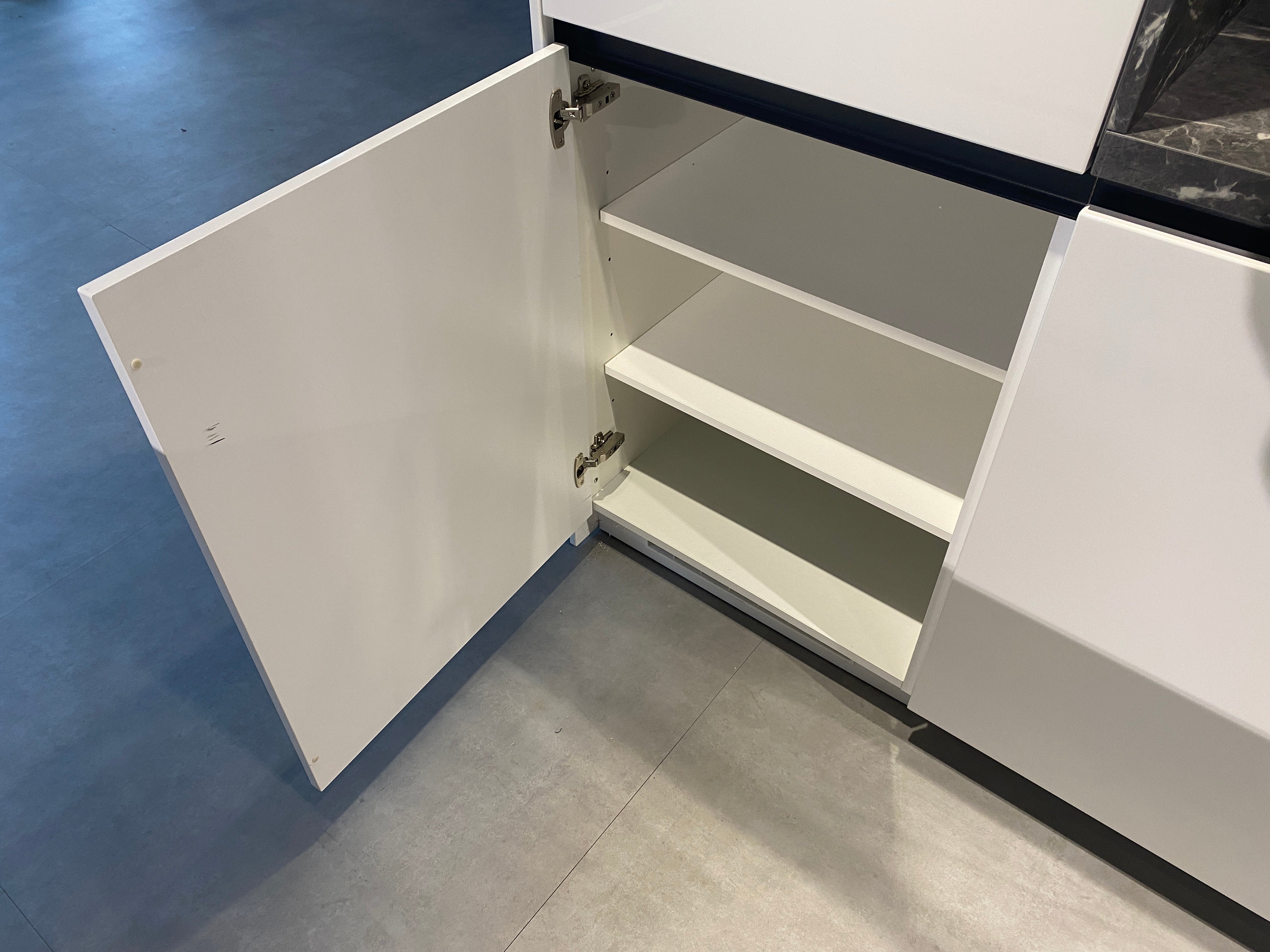 02642 - Moderne hoogglans lak alpine witte keuken