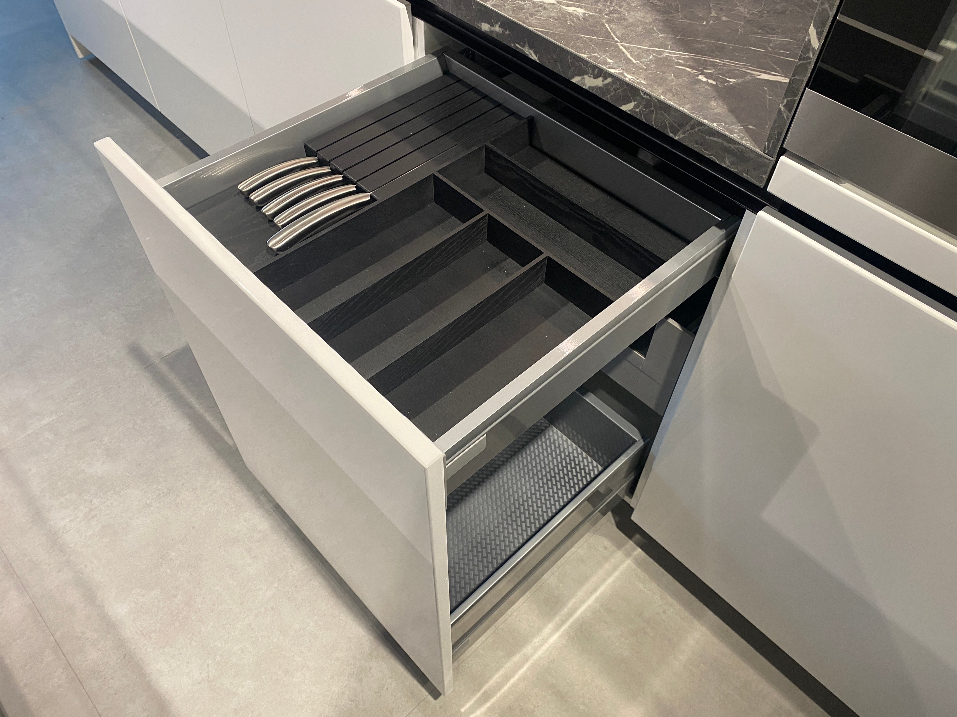 02642 - Moderne hoogglans lak alpine witte keuken