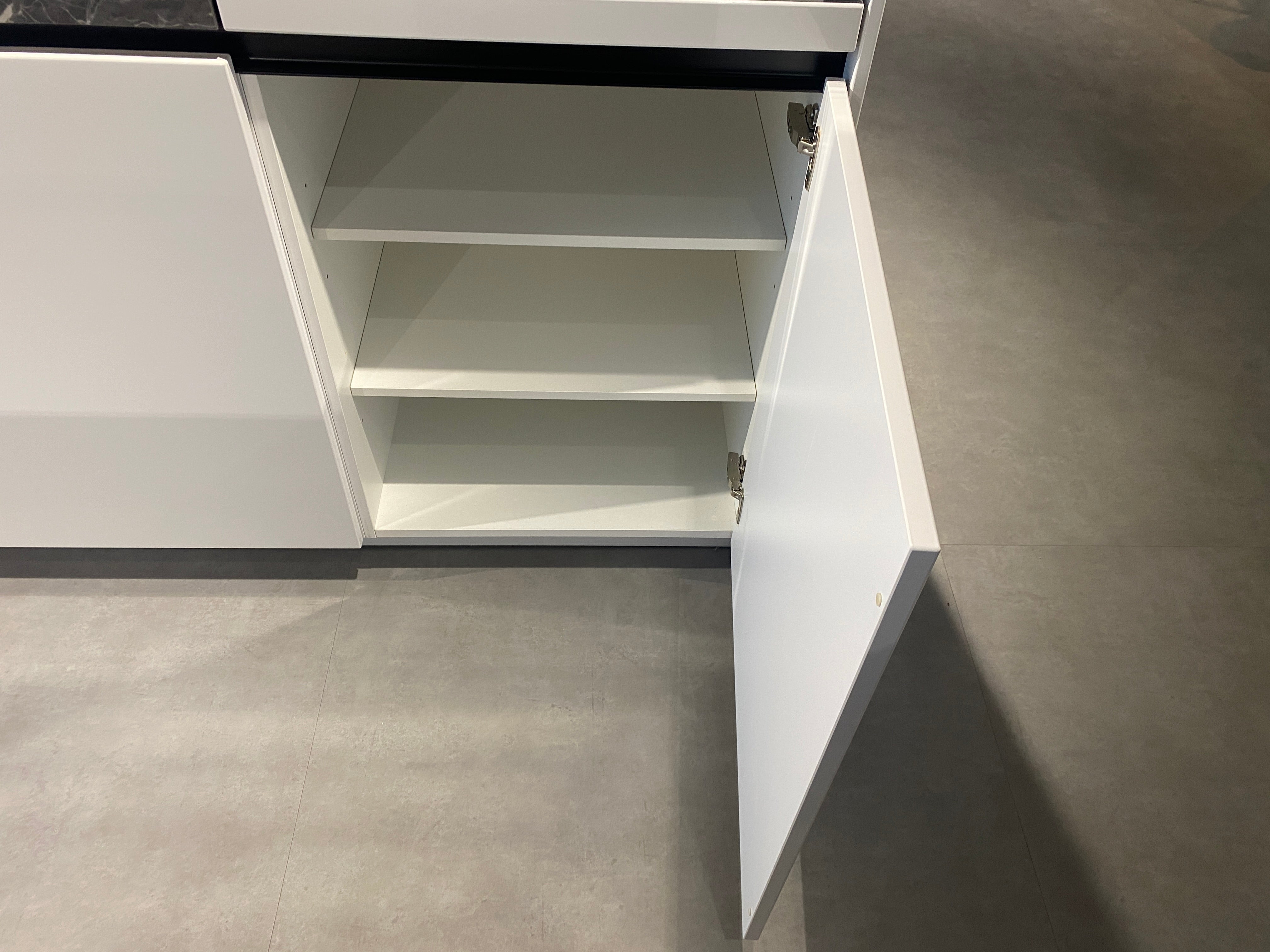 02642 - Moderne hoogglans lak alpine witte keuken