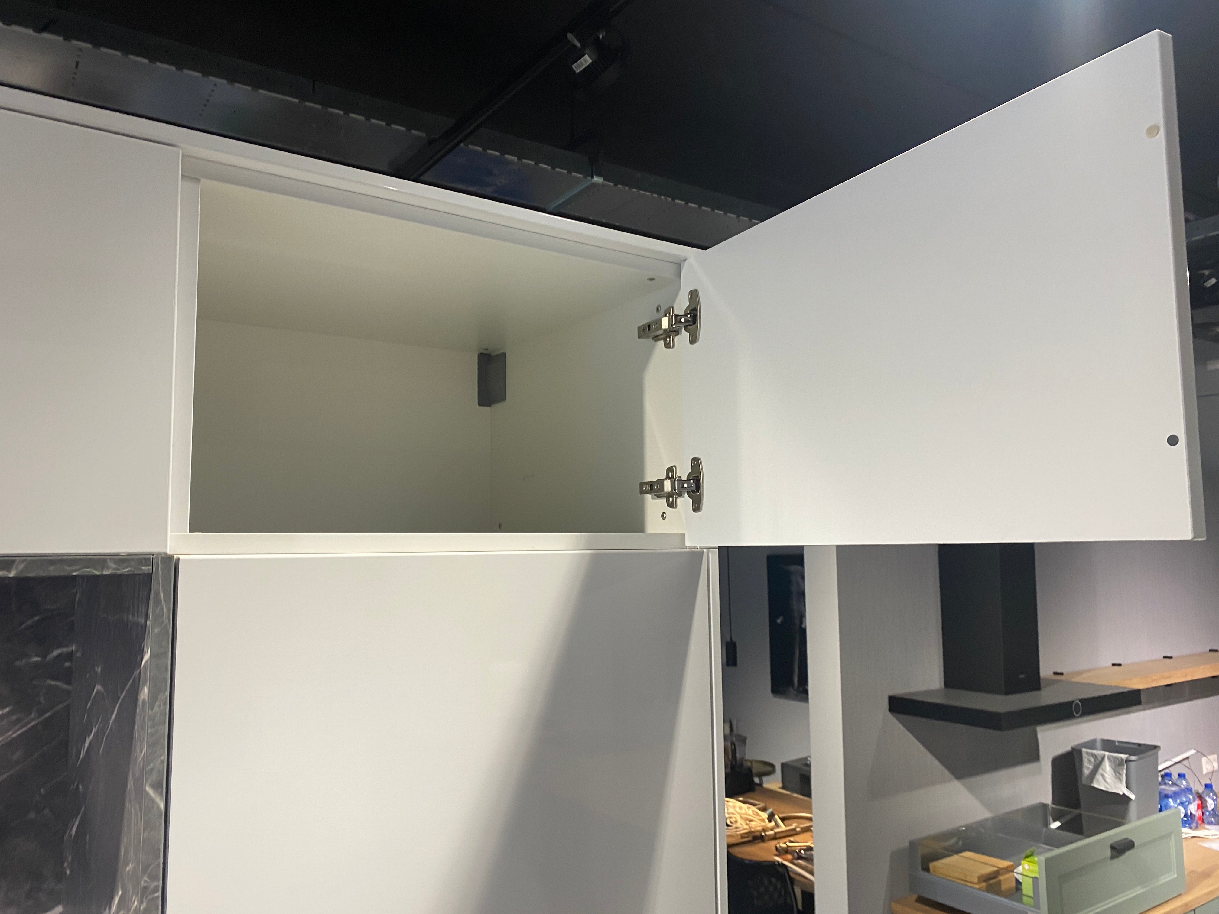 02642 - Moderne hoogglans lak alpine witte keuken