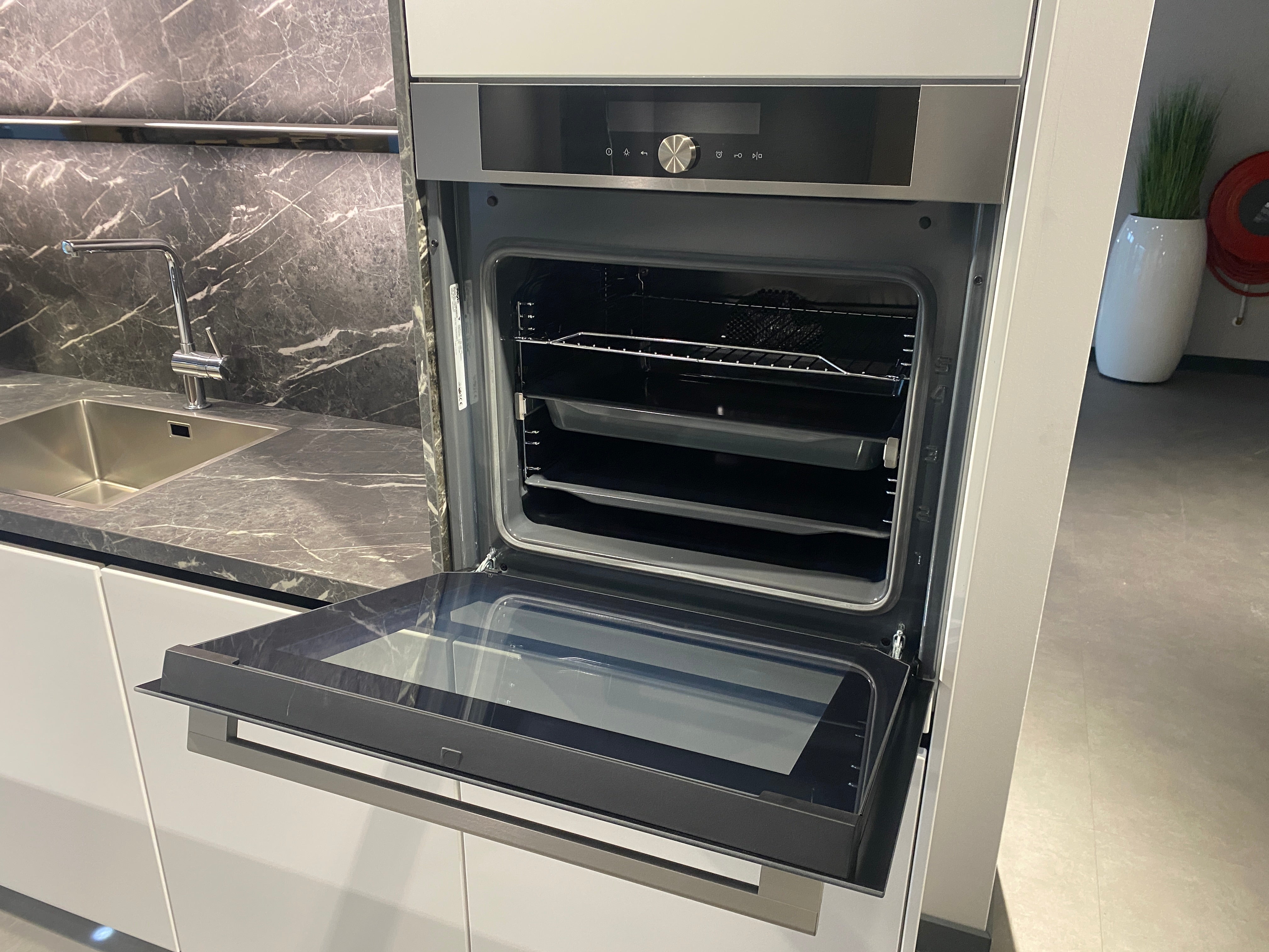 02642 - Moderne hoogglans lak alpine witte keuken