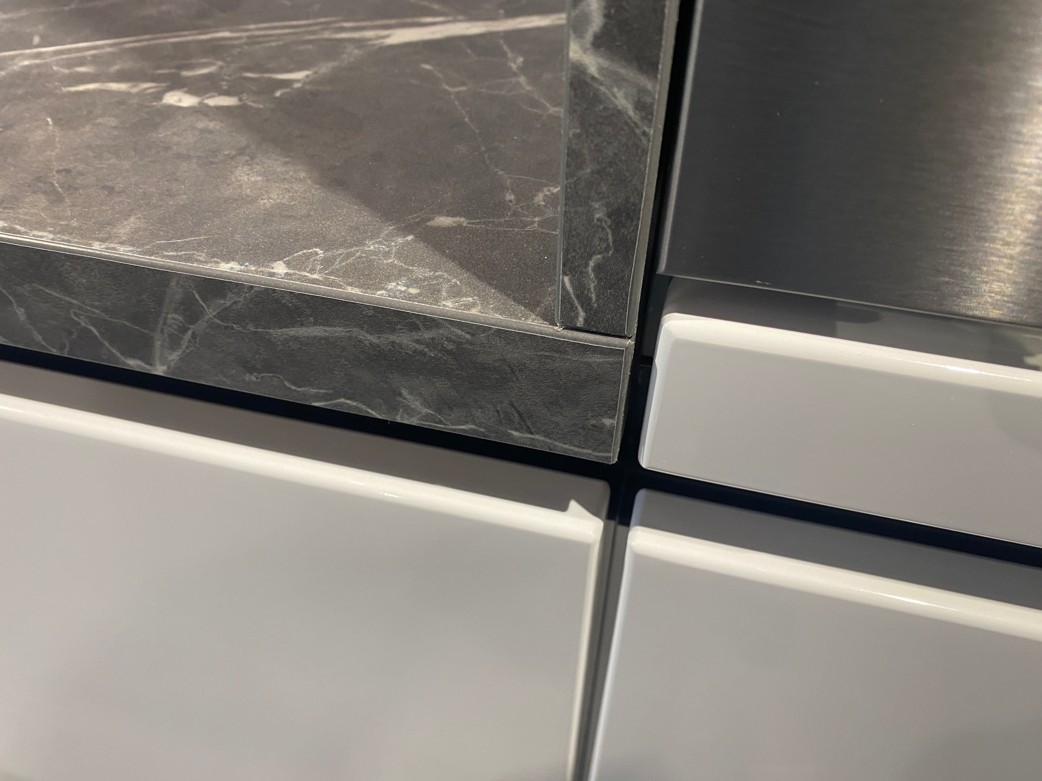 02642 - Moderne hoogglans lak alpine witte keuken