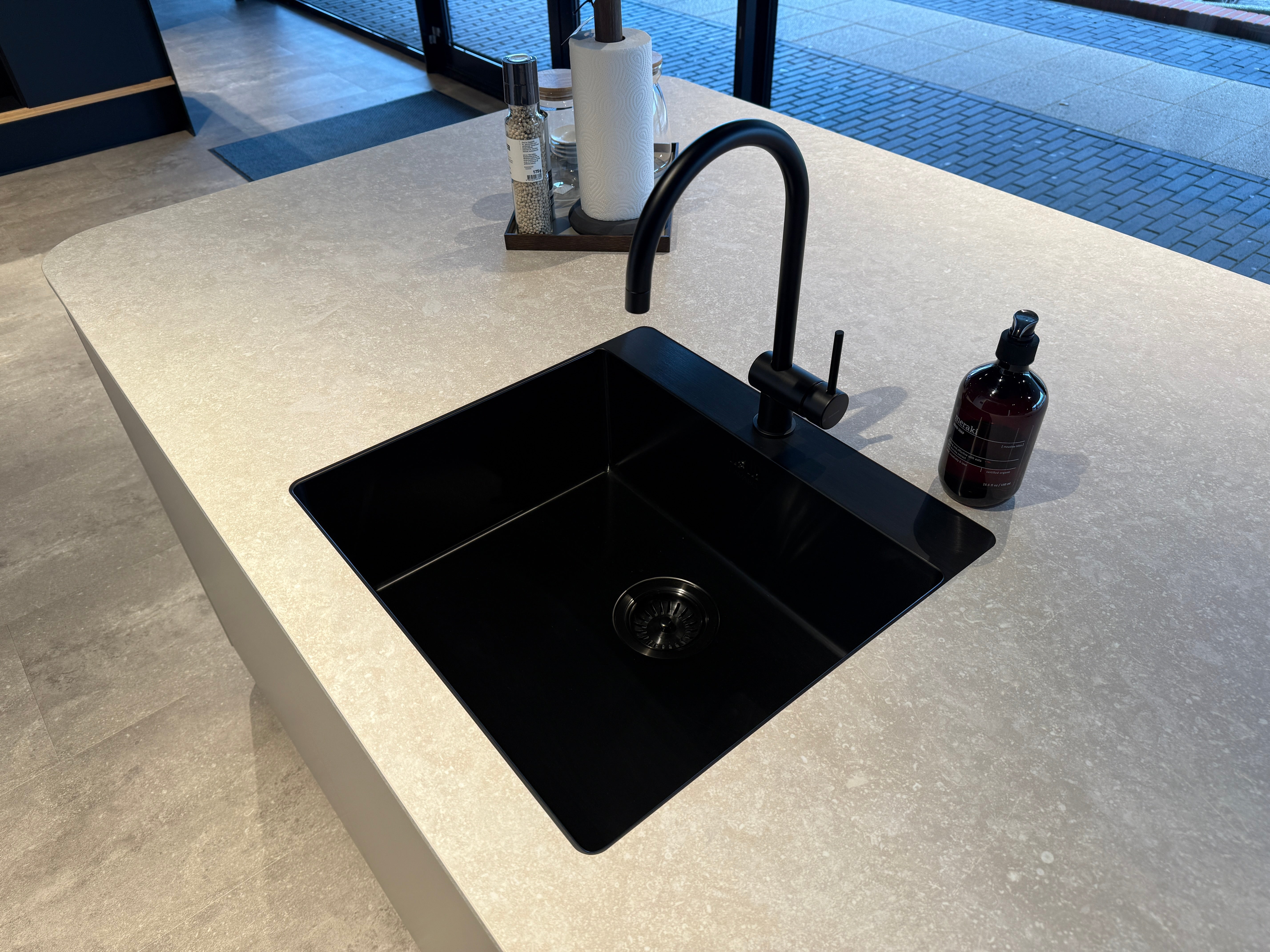 02760 - Beige Kvik eilandkeuken