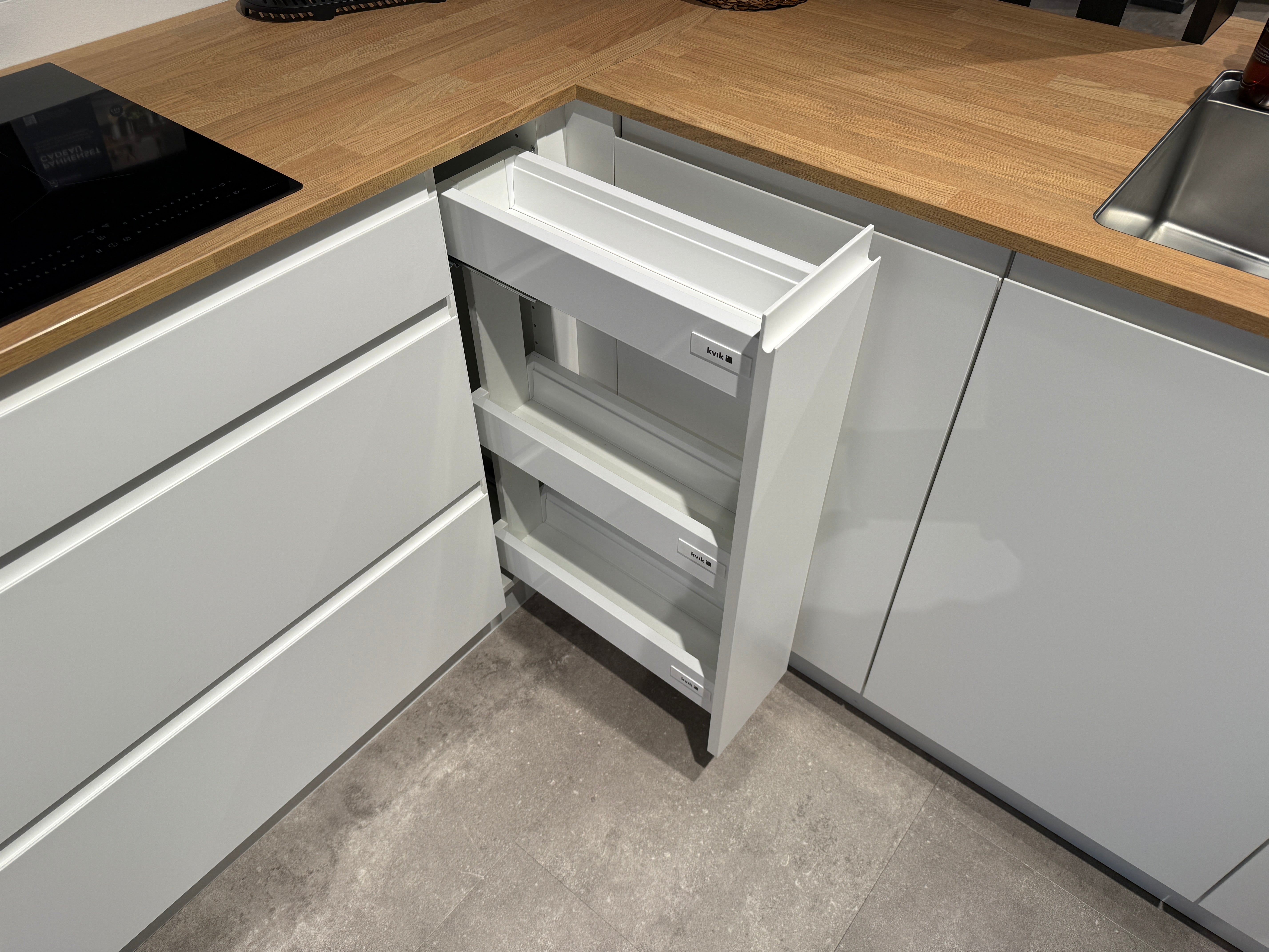 02770 - Kvik Linearis schiereiland keuken