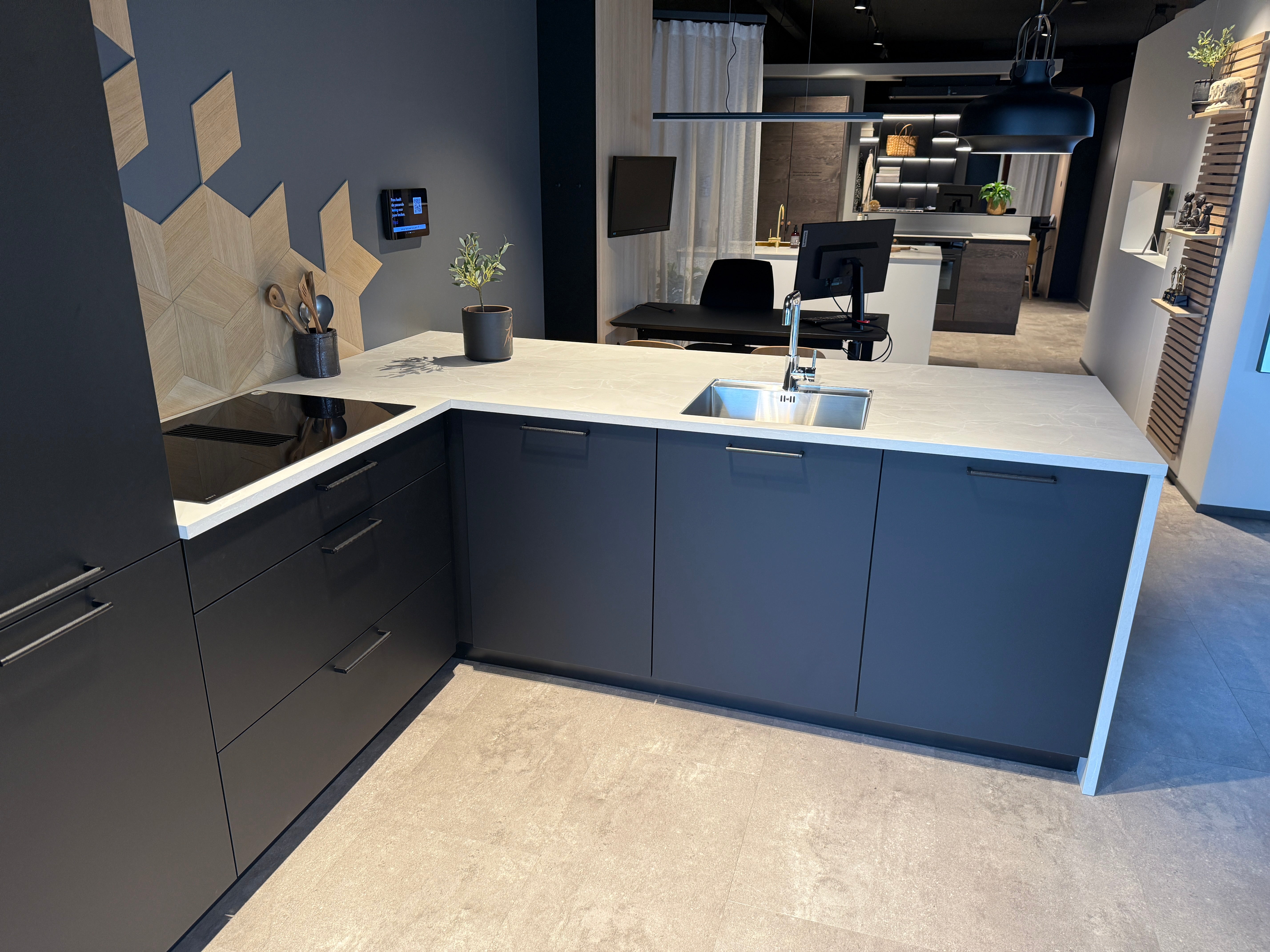 02774 - Moderne schiereiland keuken