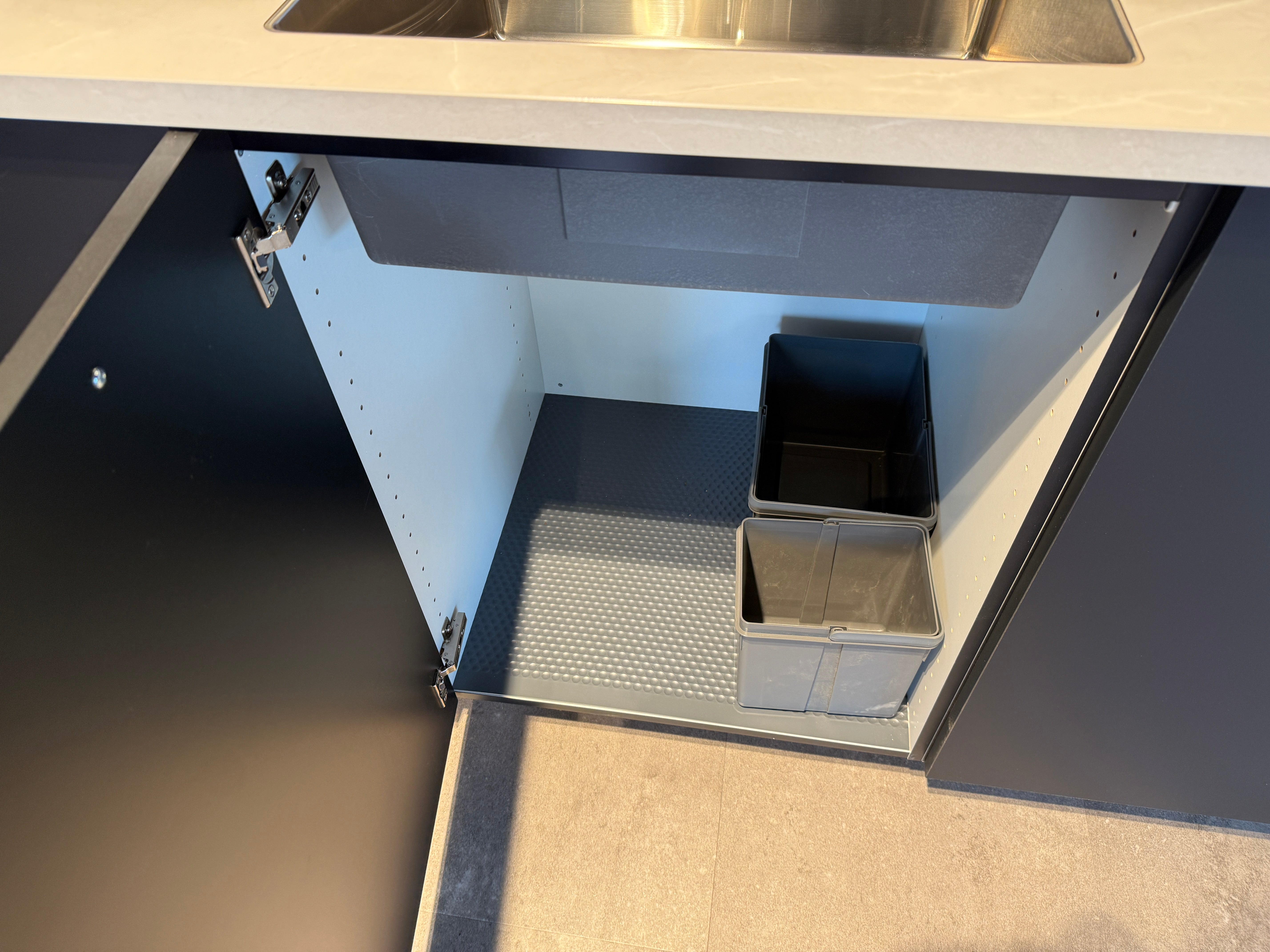 02774 - Moderne schiereiland keuken