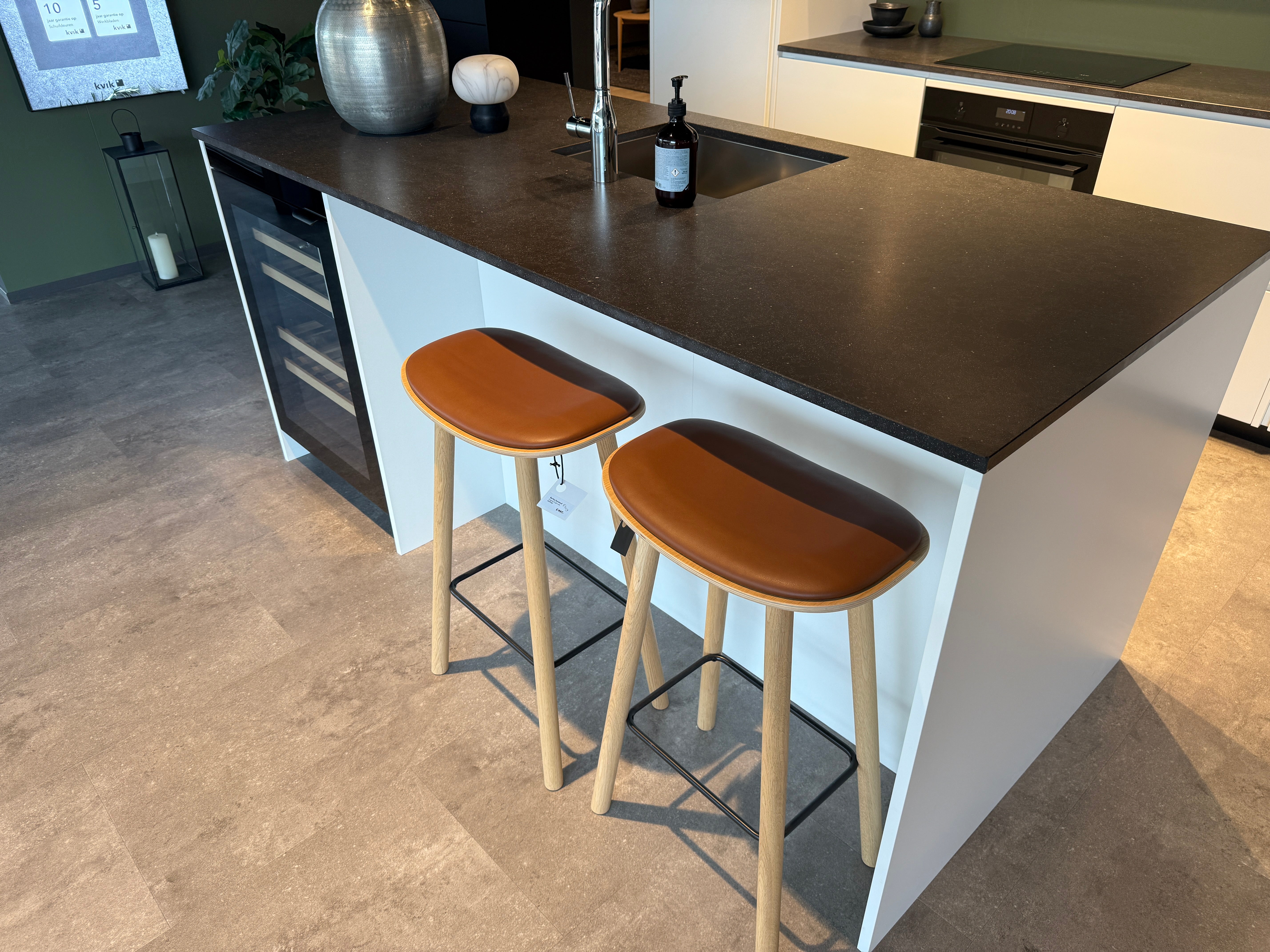 02776 - Mano white Kvik eilandkeuken