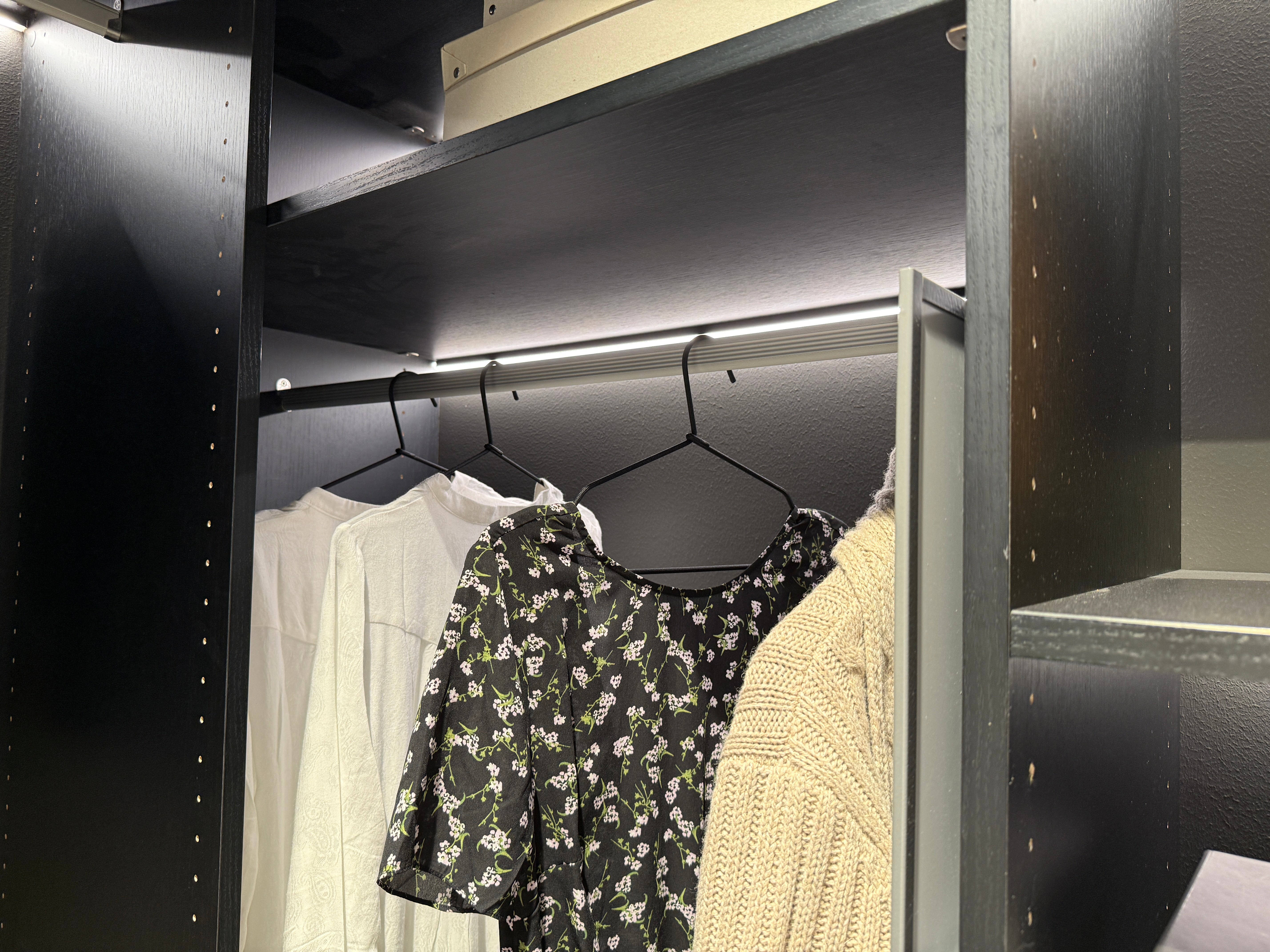 KVN2 - Kvik Garderobekast