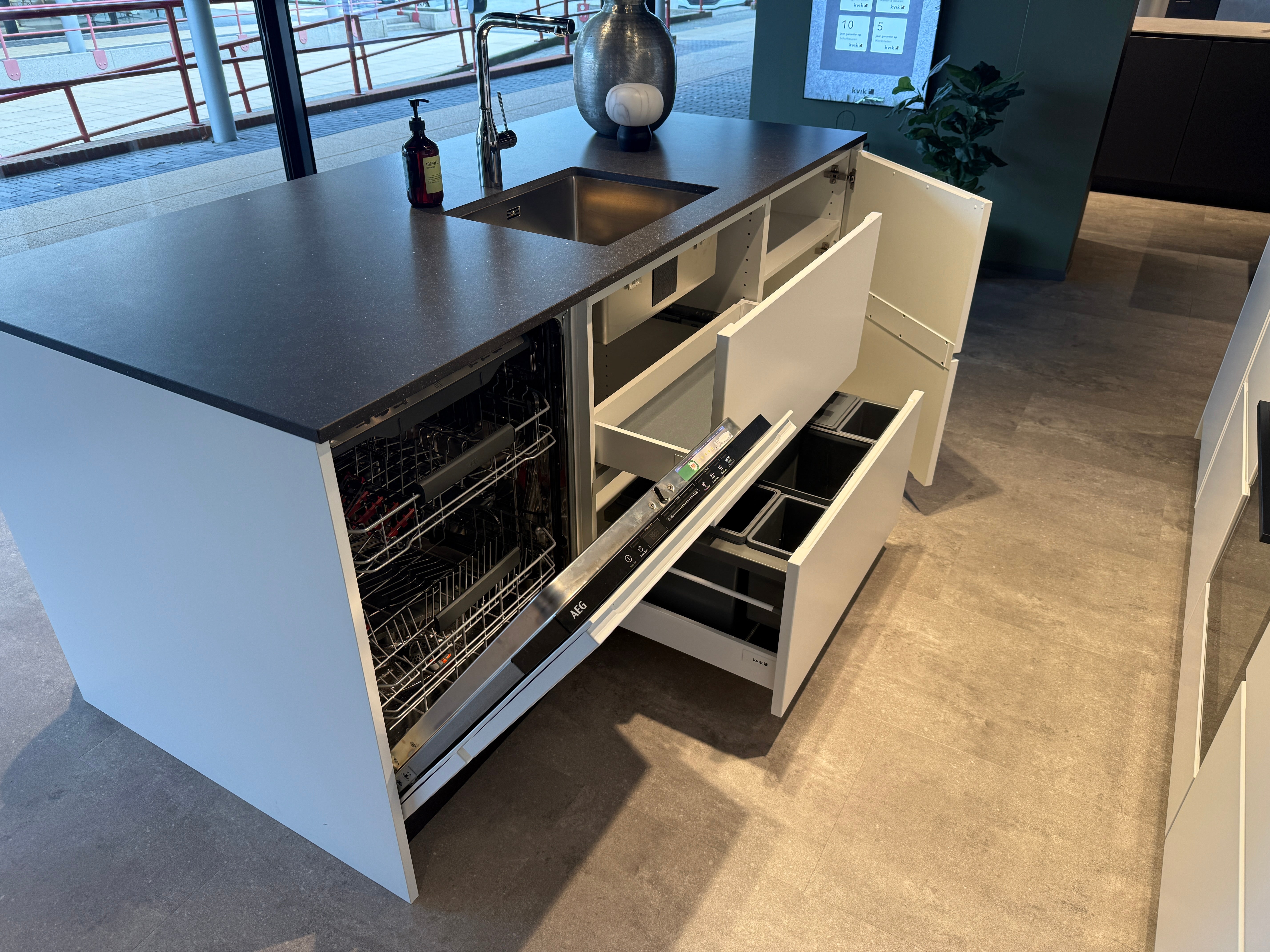 02776 - Mano white Kvik eilandkeuken