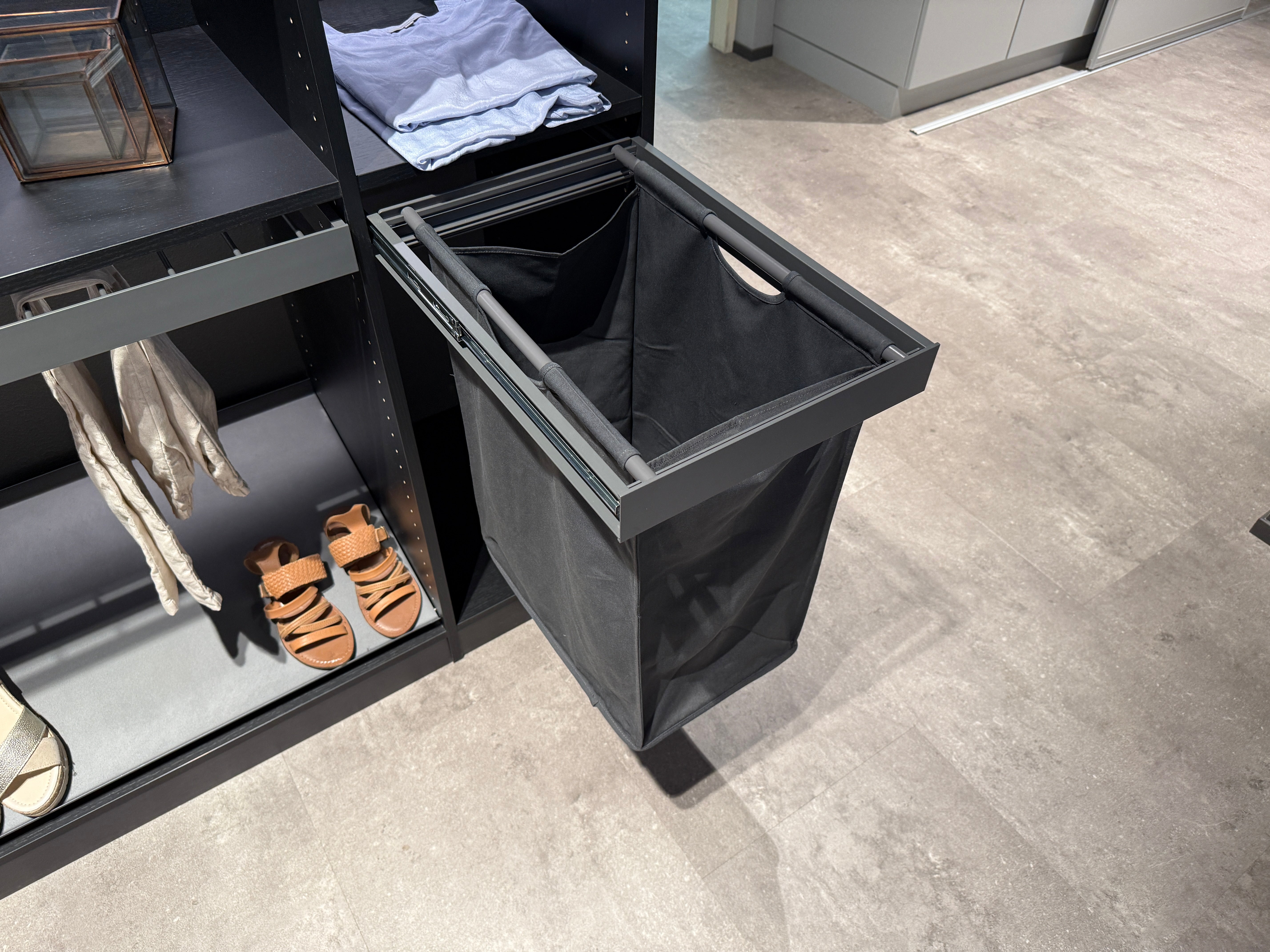 KVN2 - Kvik Garderobekast