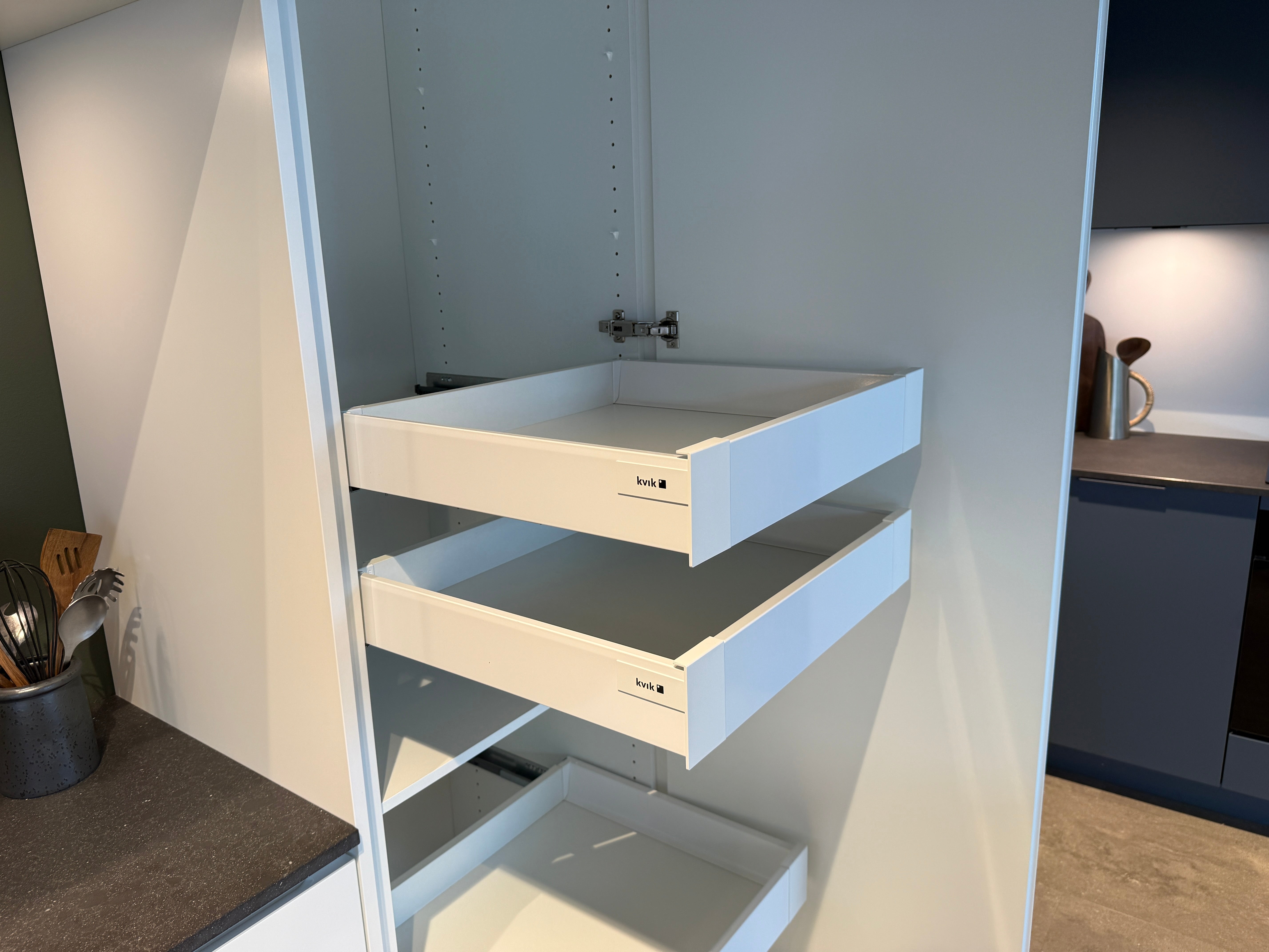 02776 - Mano white Kvik eilandkeuken