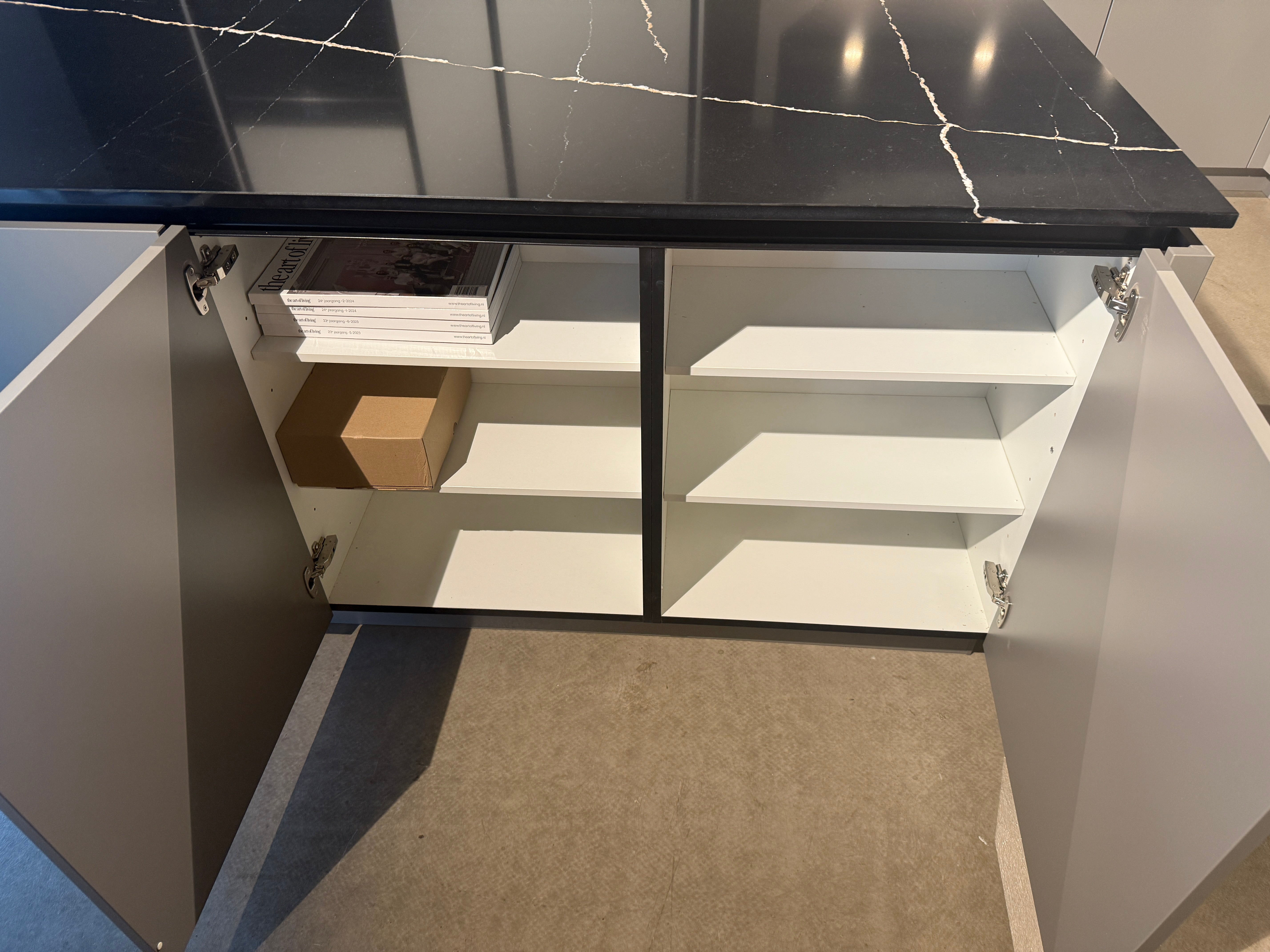 03058 - Grijze eilandkeuken